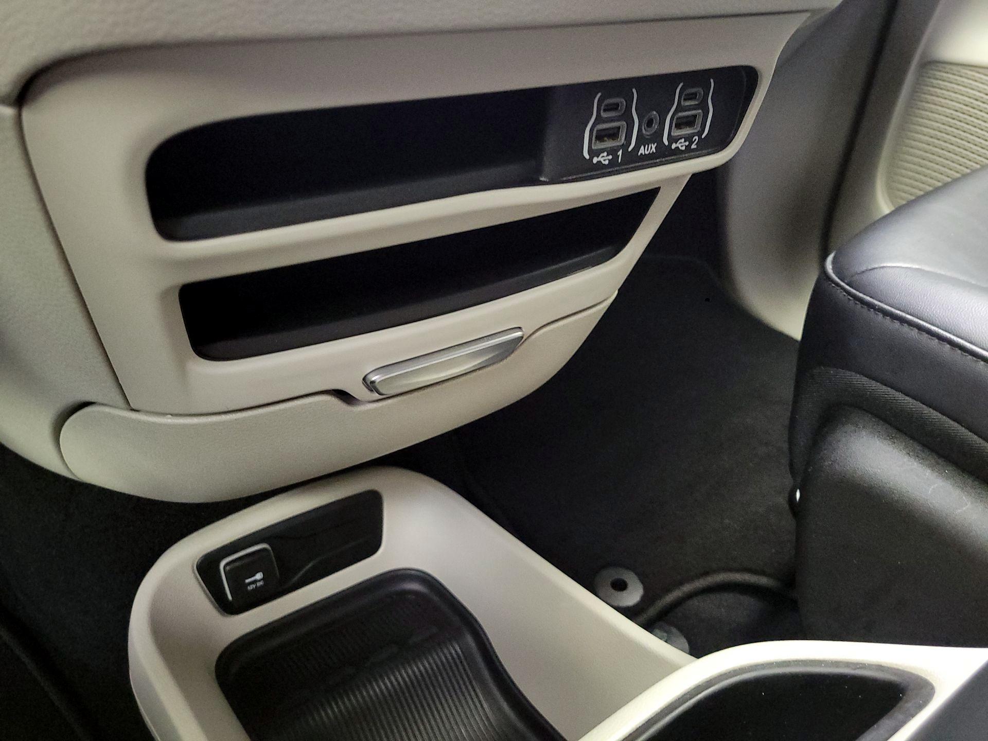 Thumbnail: 2024 Chrysler Pacifica - 18