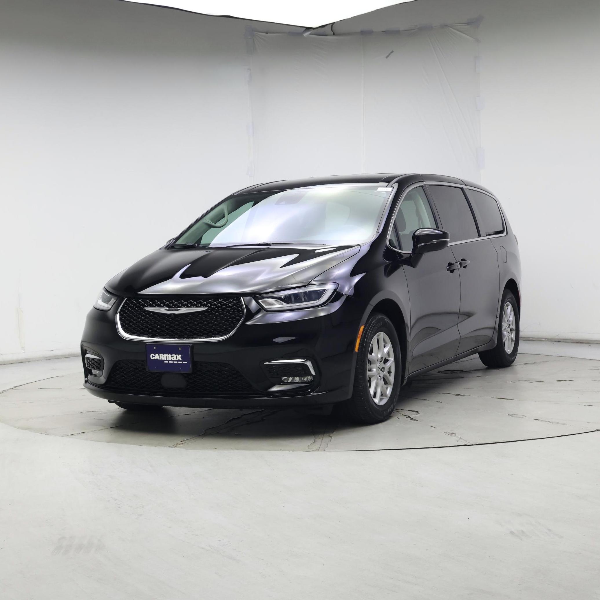 Thumbnail: 2024 Chrysler Pacifica - 4