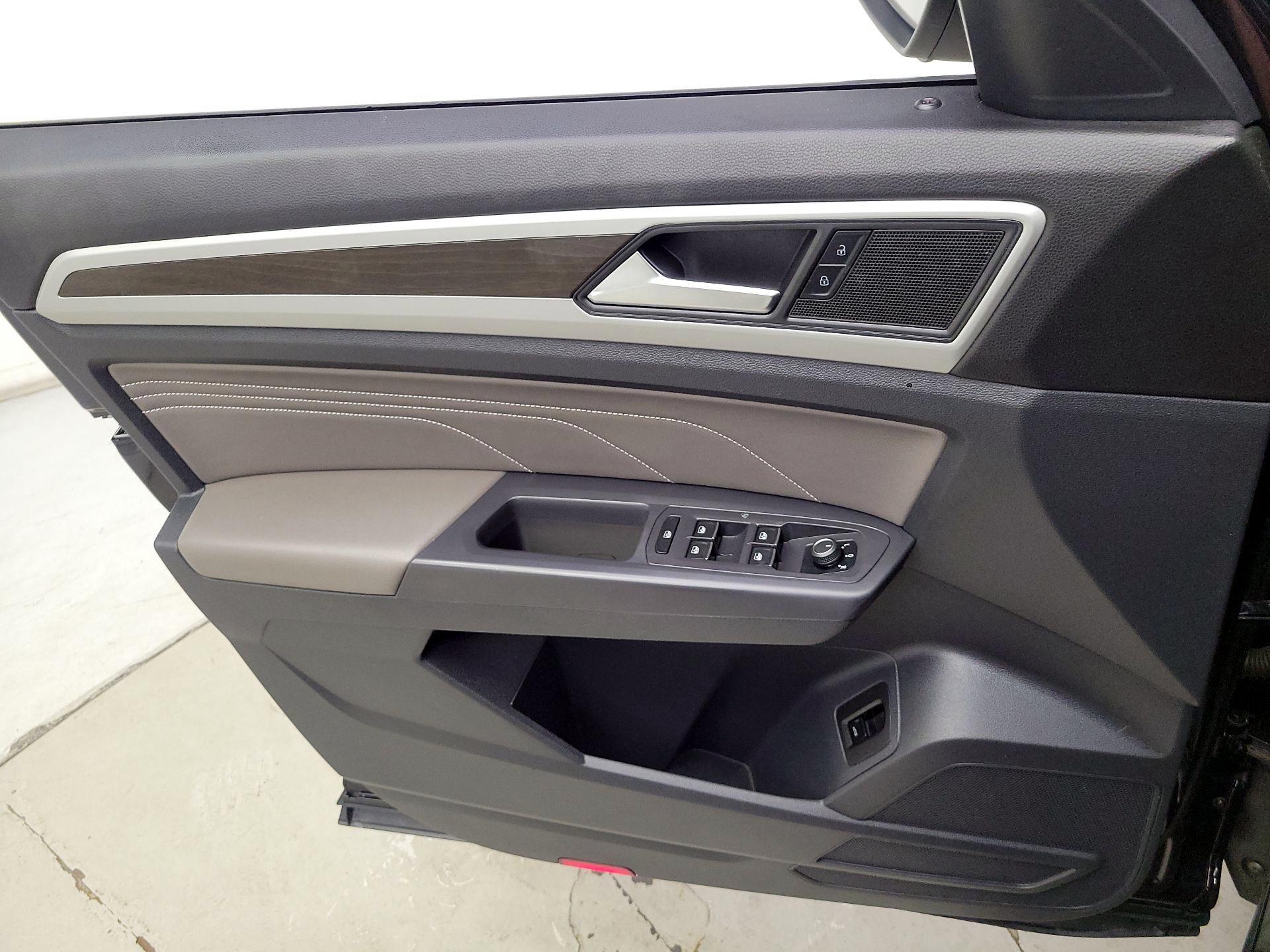 Thumbnail: 2021 Volkswagen Atlas - 12