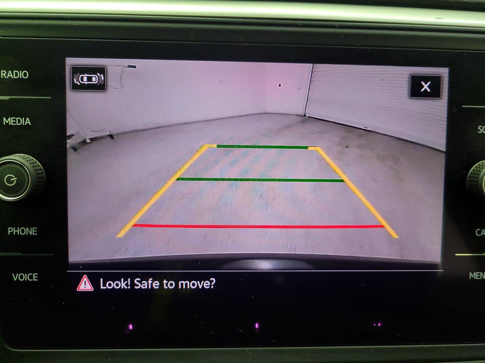 Thumbnail: 2021 Volkswagen Atlas - 14