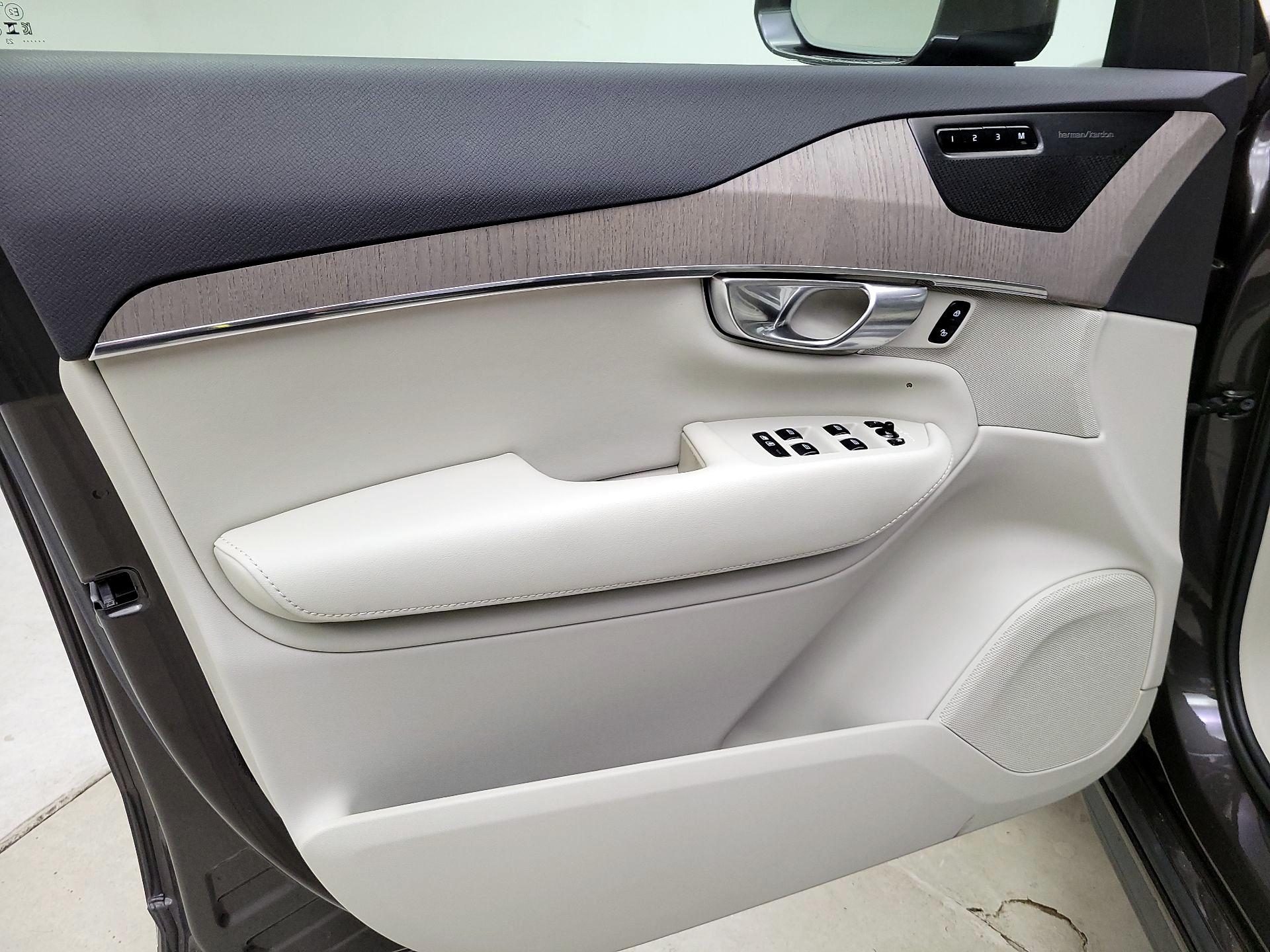 Thumbnail: 2023 Volvo XC90 - 12