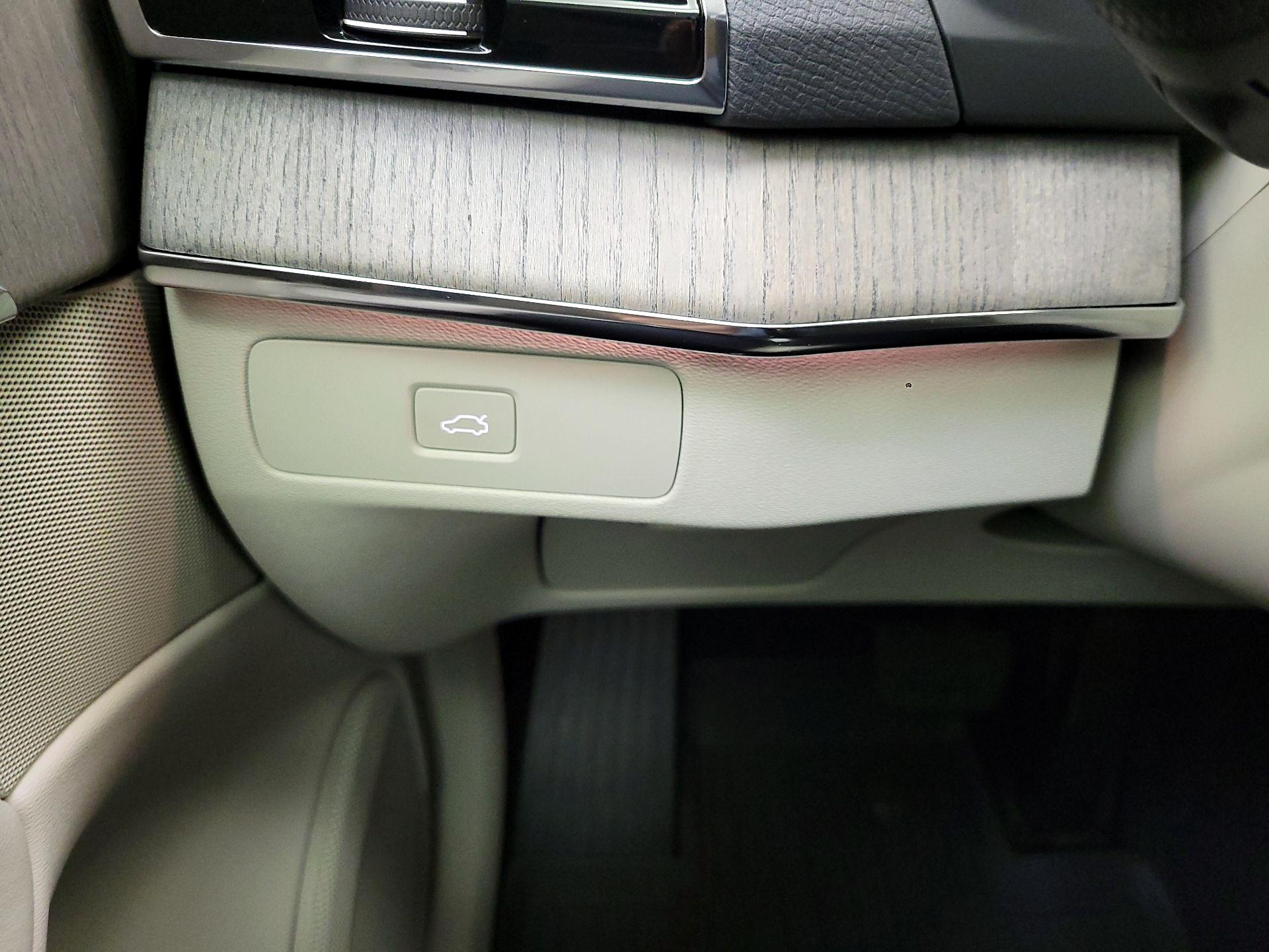 Thumbnail: 2023 Volvo XC90 - 13