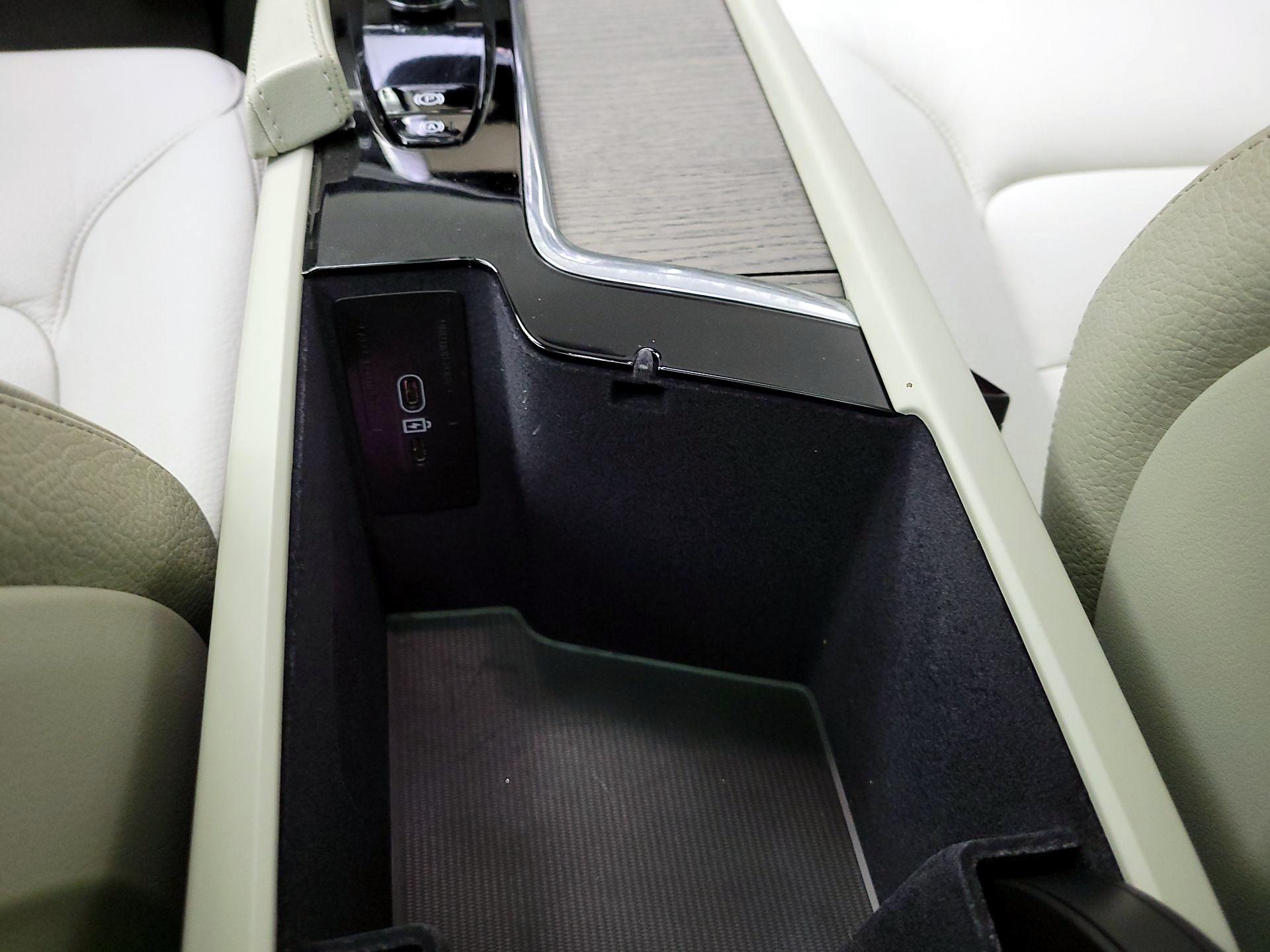 Thumbnail: 2023 Volvo XC90 - 19