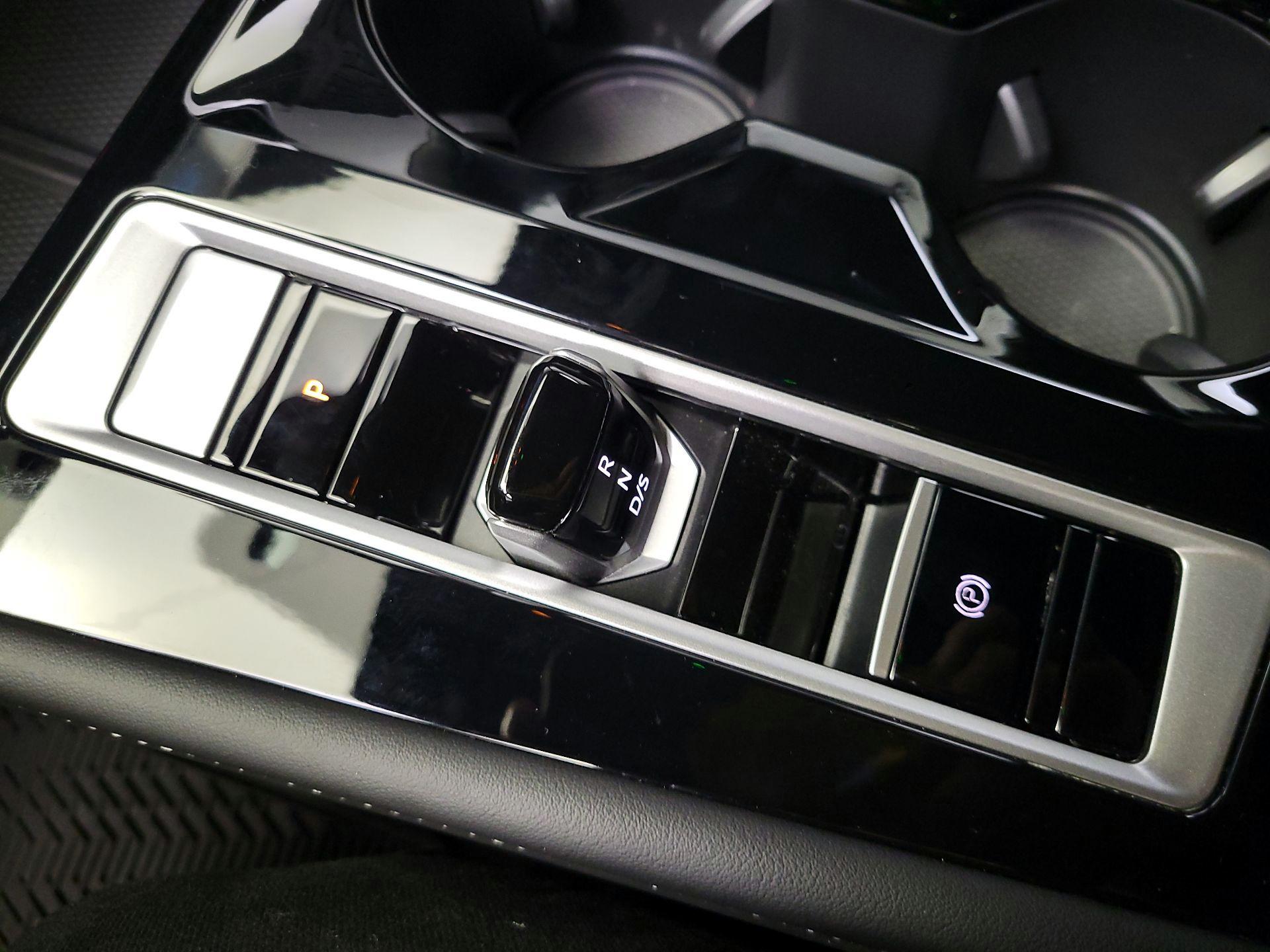 Thumbnail: 2024 Volkswagen Atlas - 17