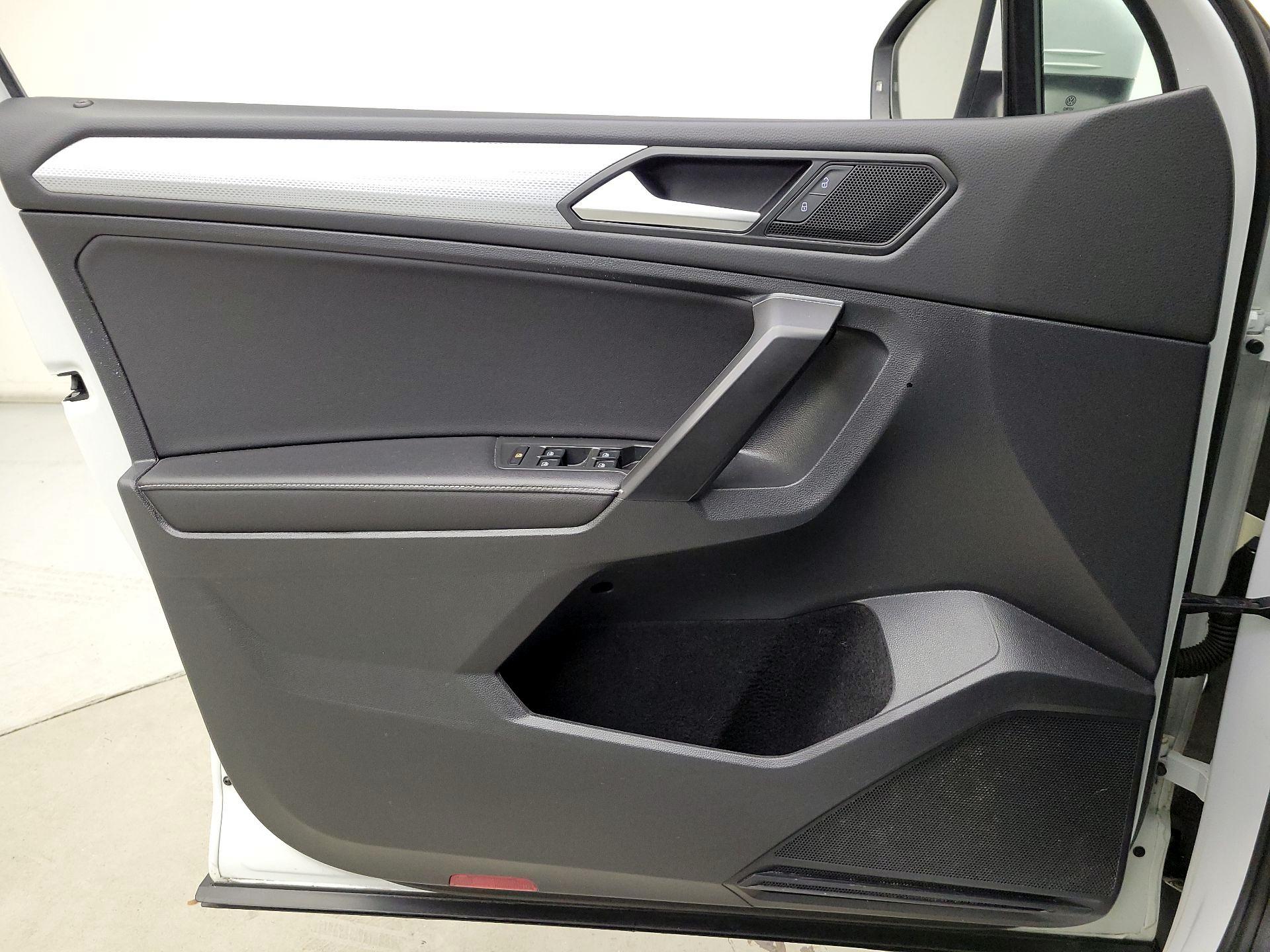 Thumbnail: 2022 Volkswagen Tiguan - 12