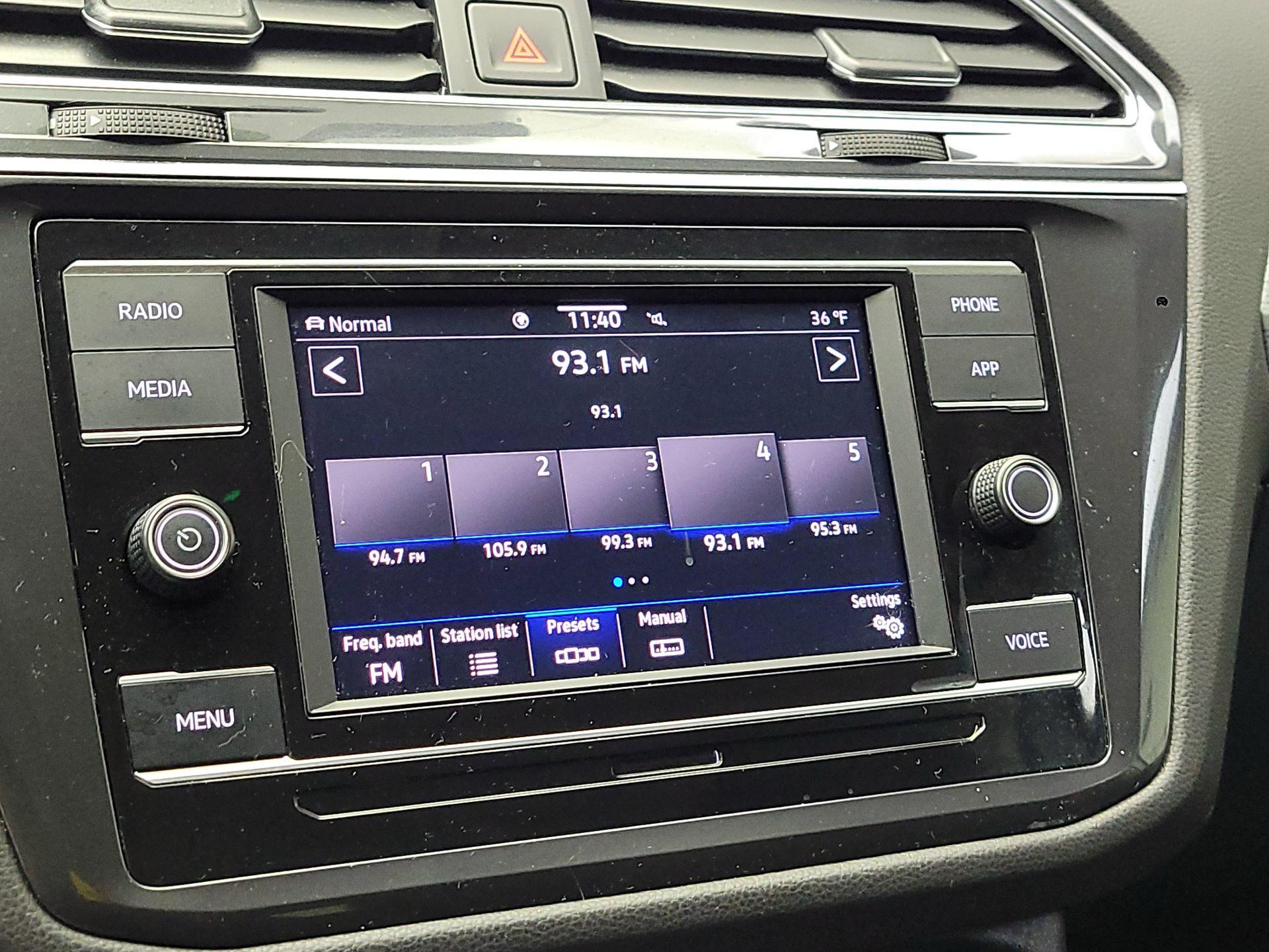 Thumbnail: 2022 Volkswagen Tiguan - 15