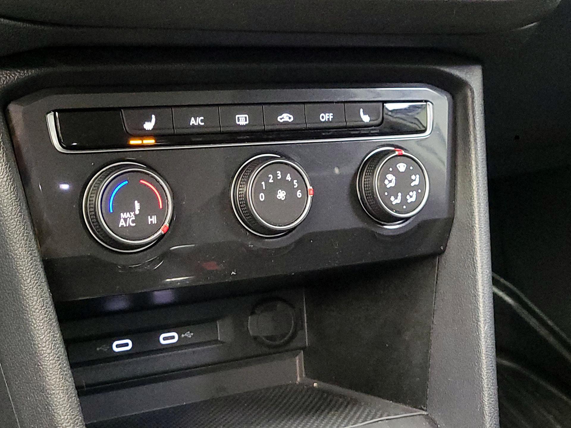 Thumbnail: 2022 Volkswagen Tiguan - 16