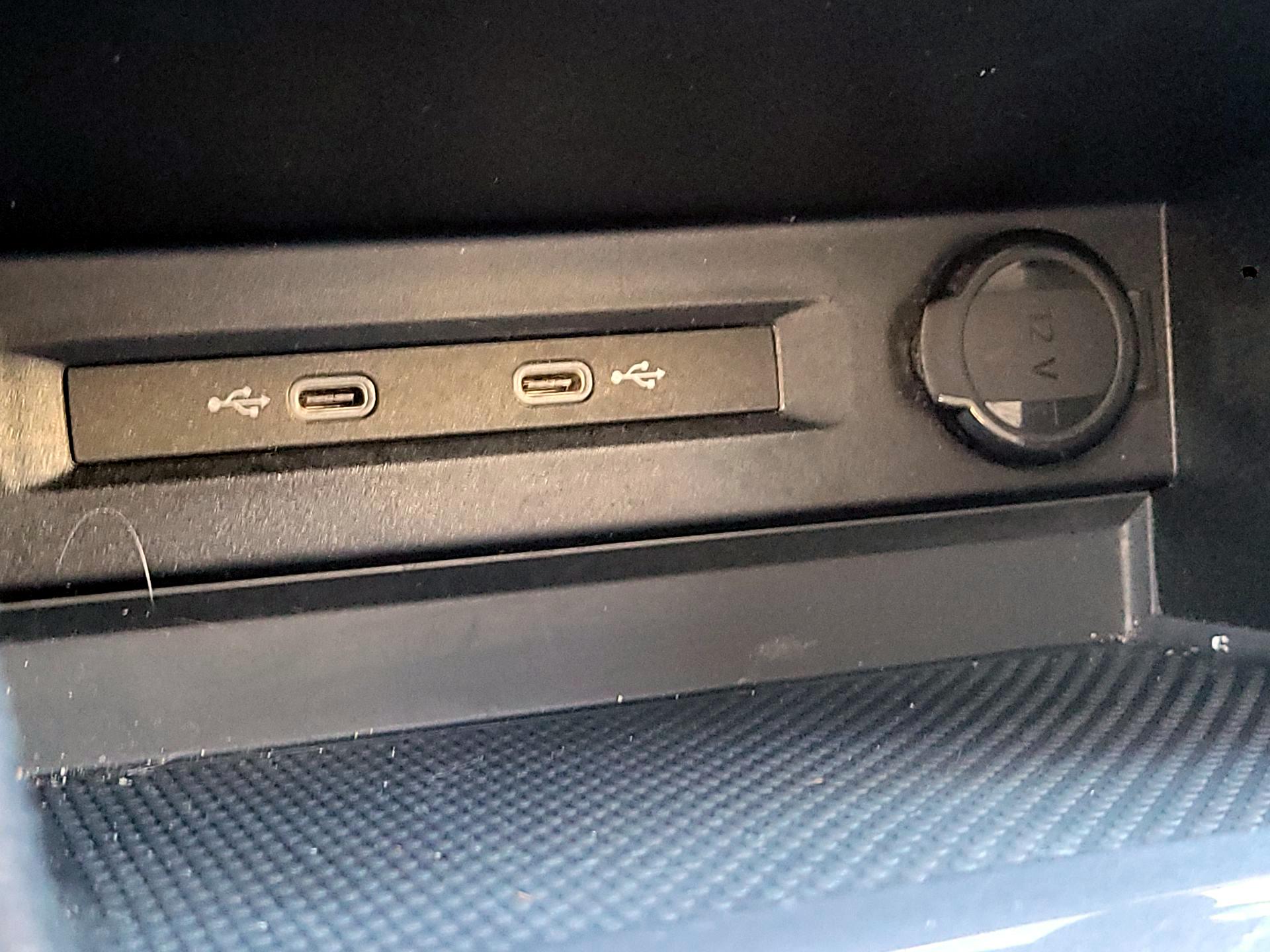 Thumbnail: 2022 Volkswagen Tiguan - 18