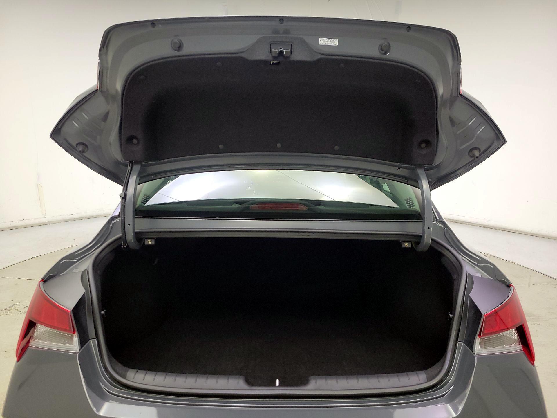 Thumbnail: 2024 Hyundai Elantra - 20