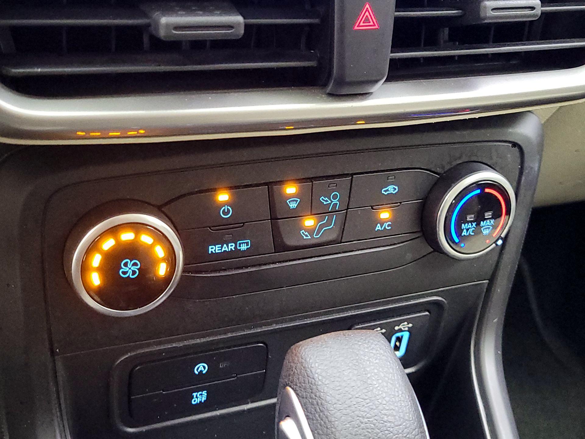 Thumbnail: 2022 Ford EcoSport - 16