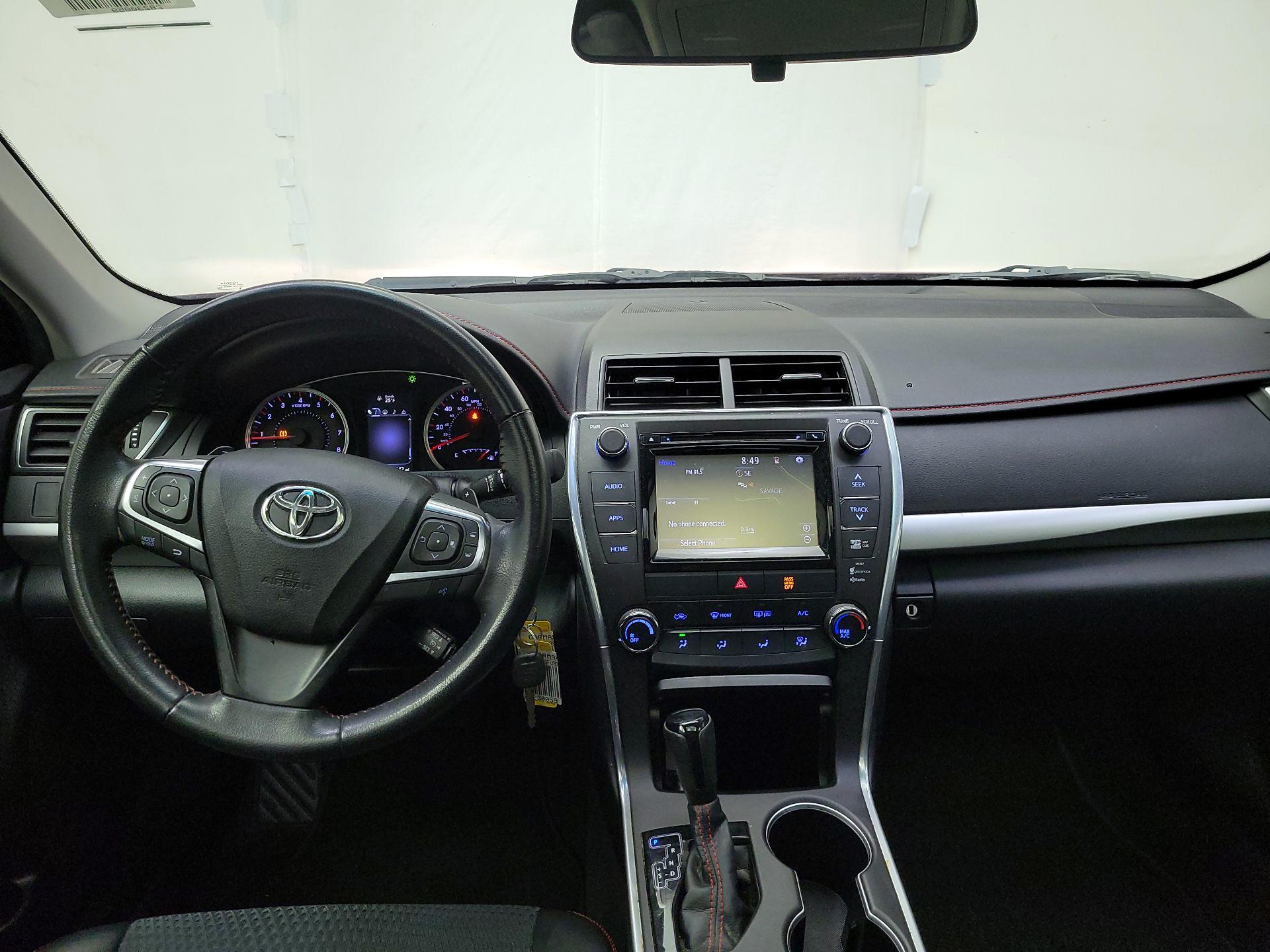 Thumbnail: 2015 Toyota Camry - 9