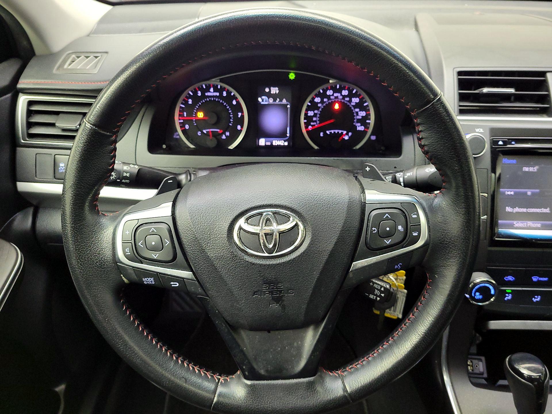Thumbnail: 2015 Toyota Camry - 10