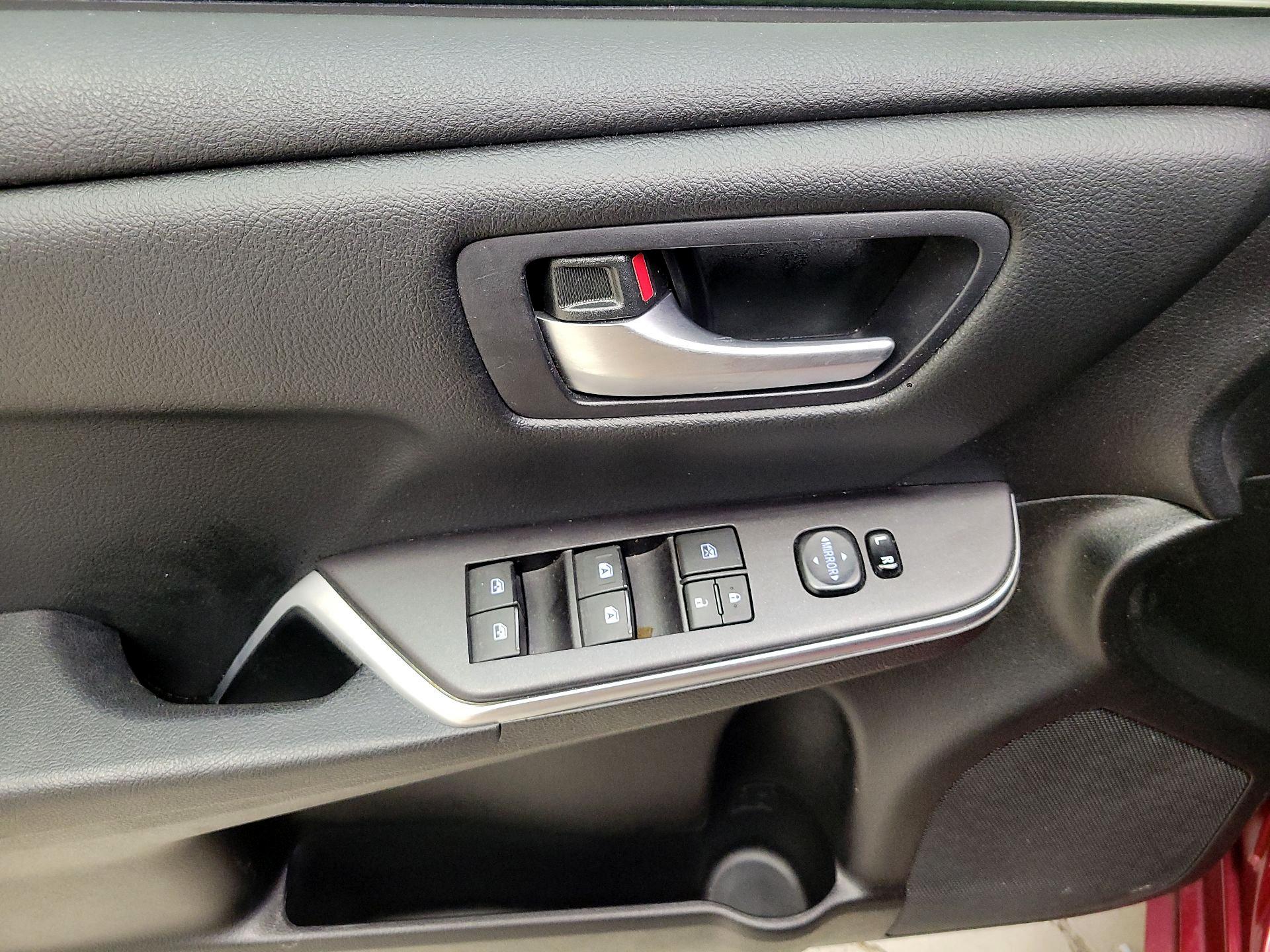 Thumbnail: 2015 Toyota Camry - 12