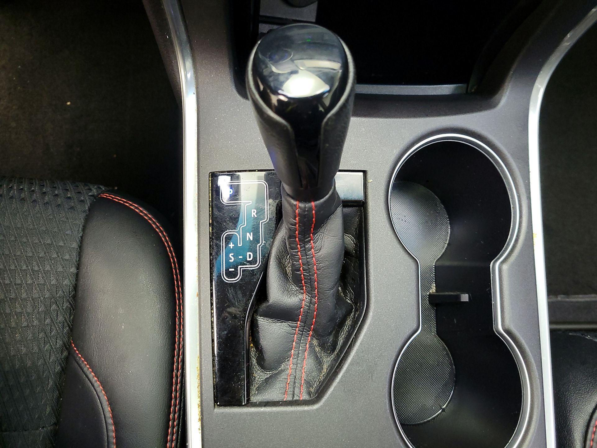 Thumbnail: 2015 Toyota Camry - 18