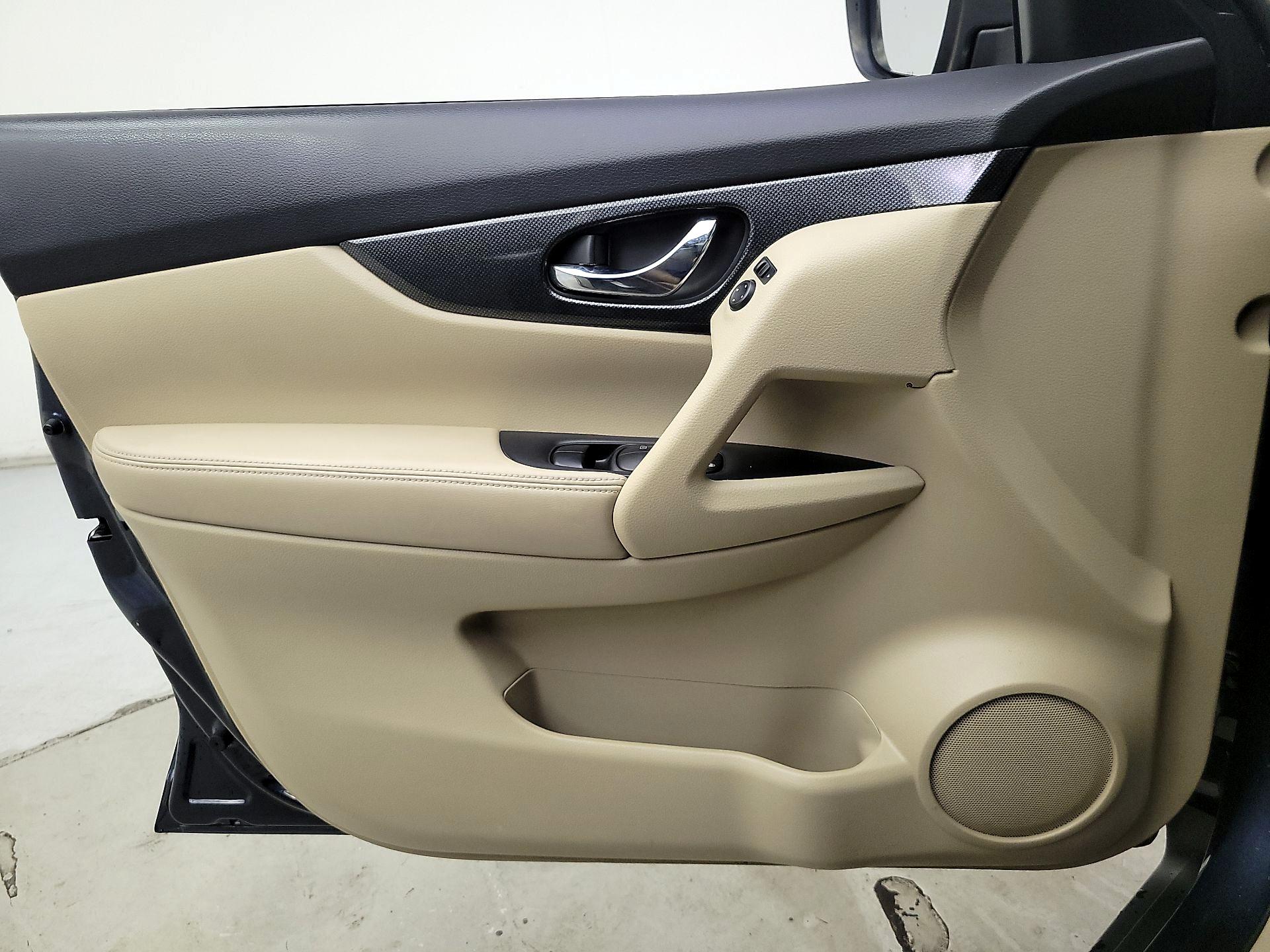 Thumbnail: 2014 Nissan Rogue - 12