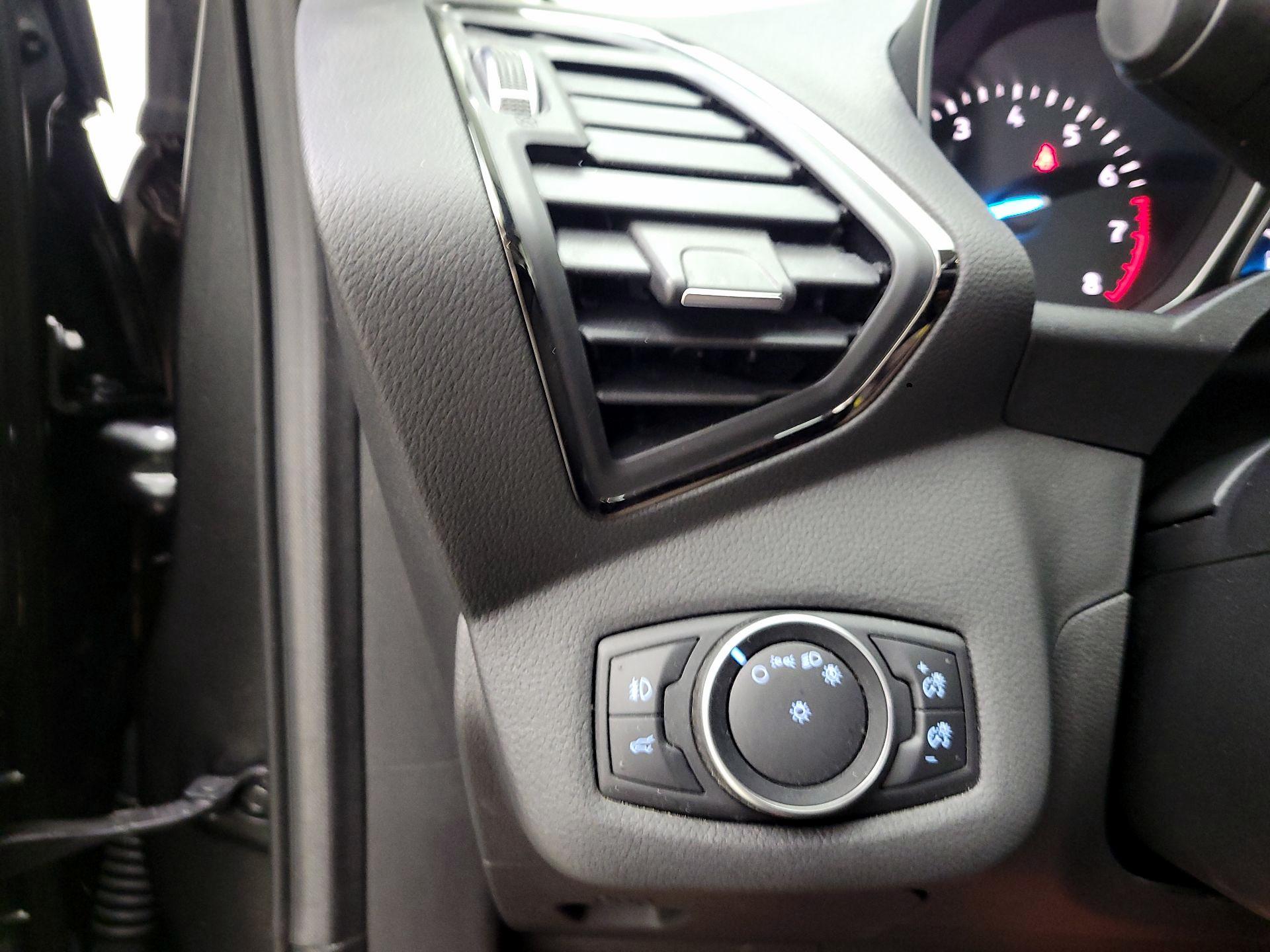 Thumbnail: 2017 Ford Escape - 13