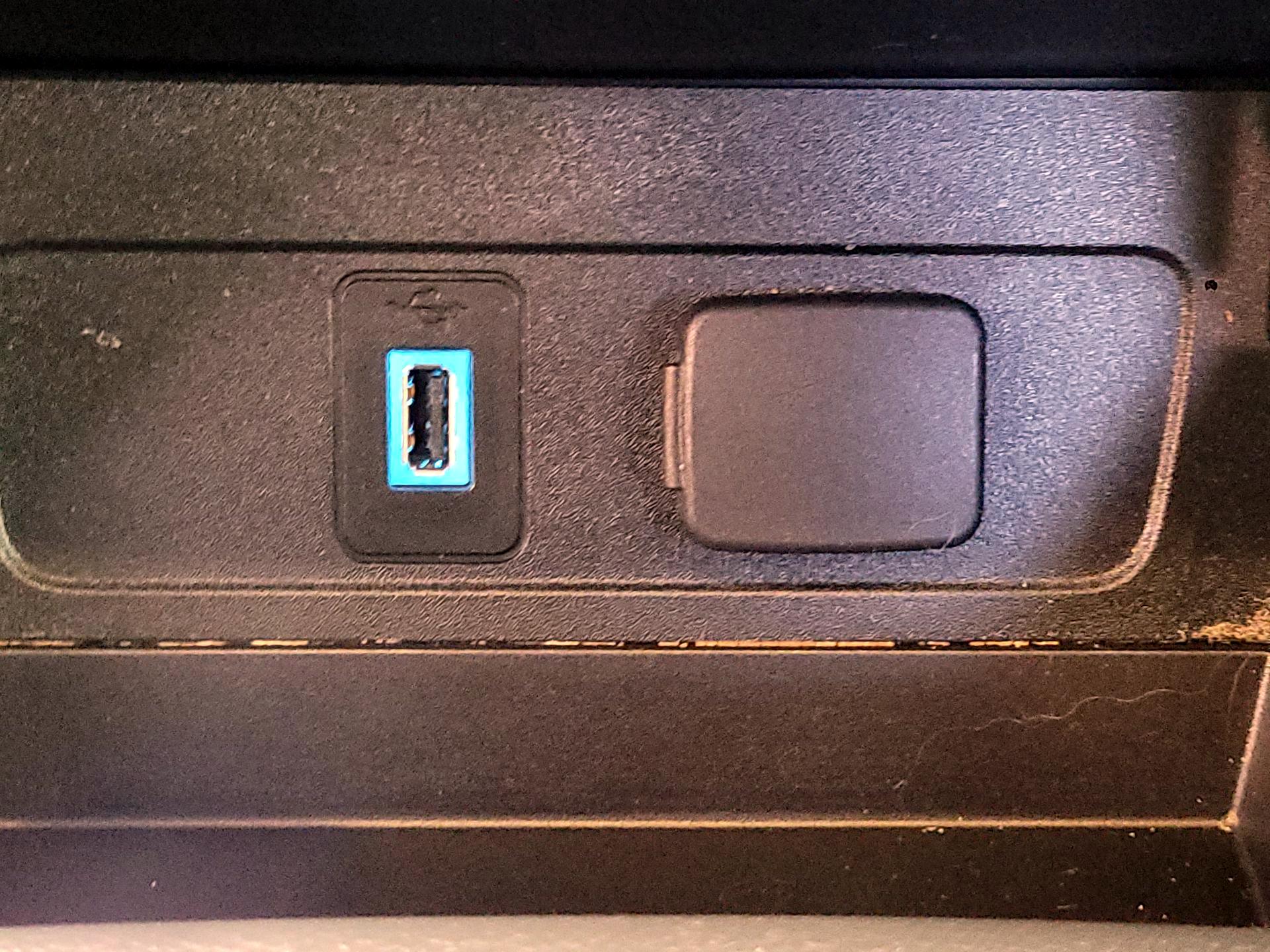 Thumbnail: 2017 Ford Escape - 18