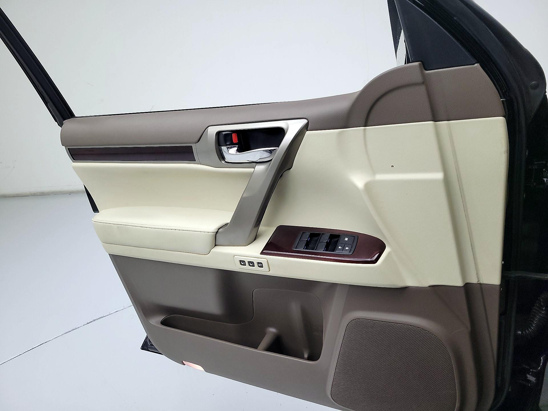 Thumbnail: 2017 Lexus GX - 10