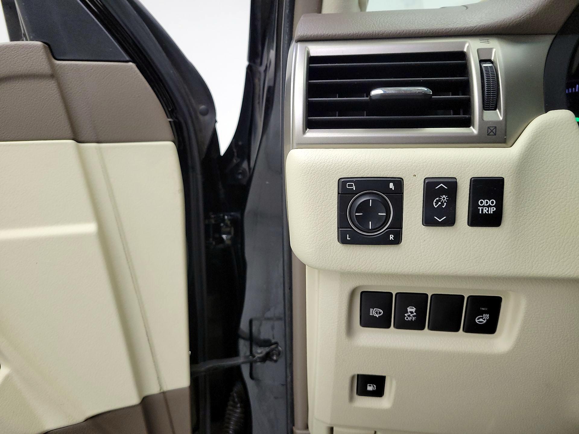 Thumbnail: 2017 Lexus GX - 11