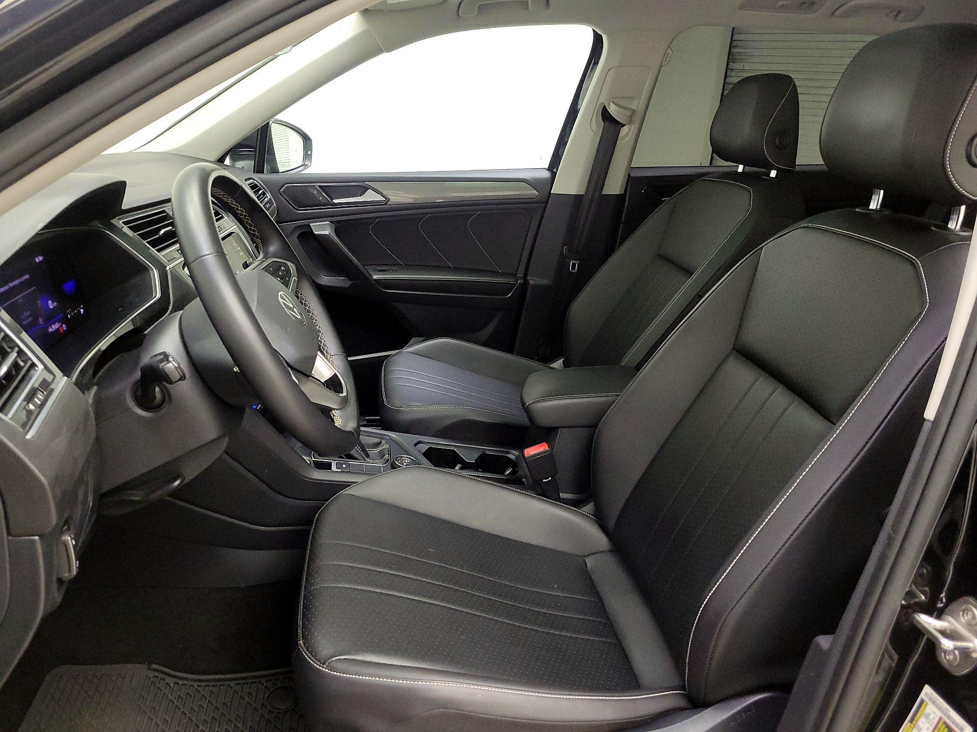 Thumbnail: 2022 Volkswagen Tiguan - 11