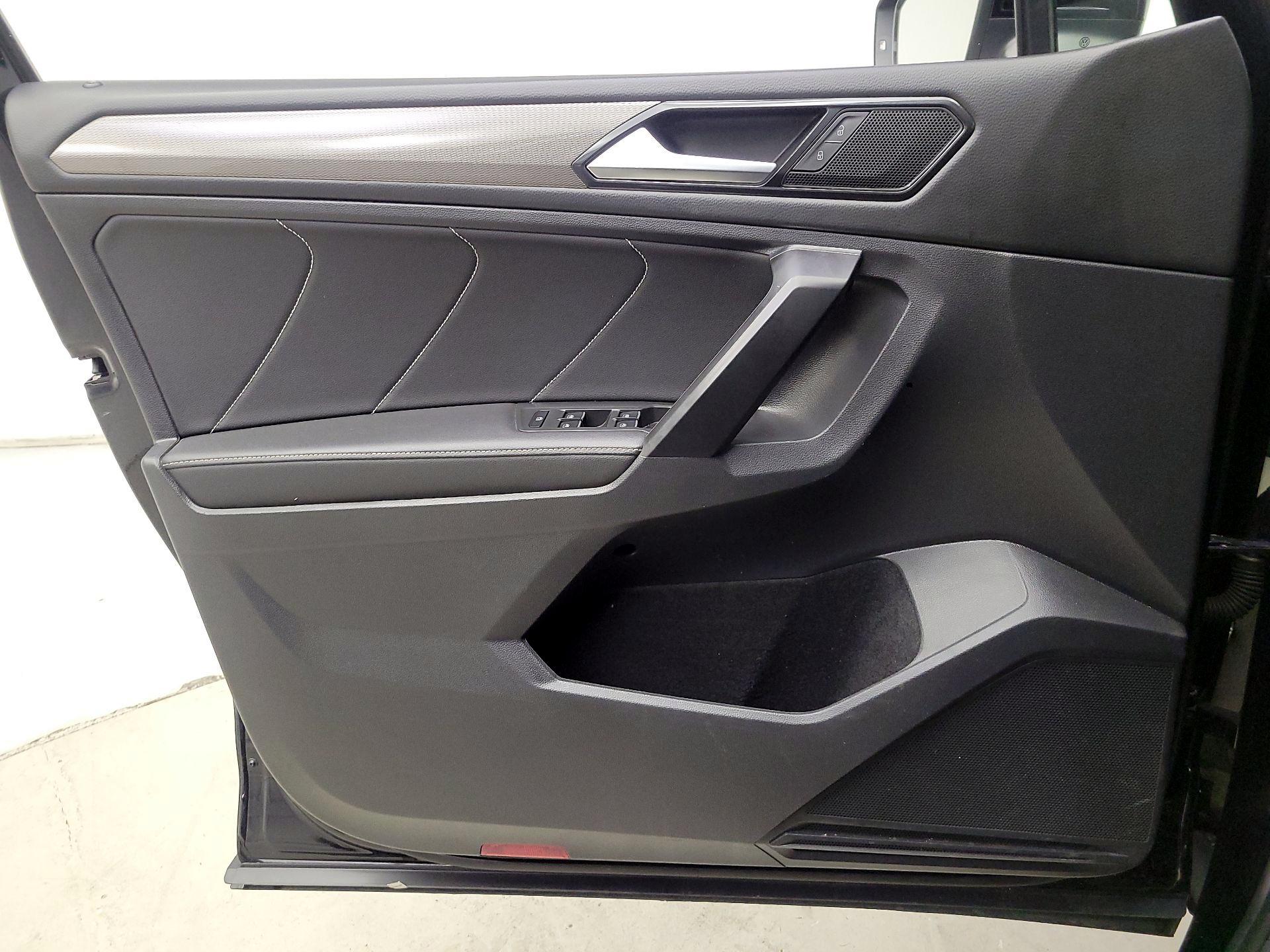 Thumbnail: 2022 Volkswagen Tiguan - 12