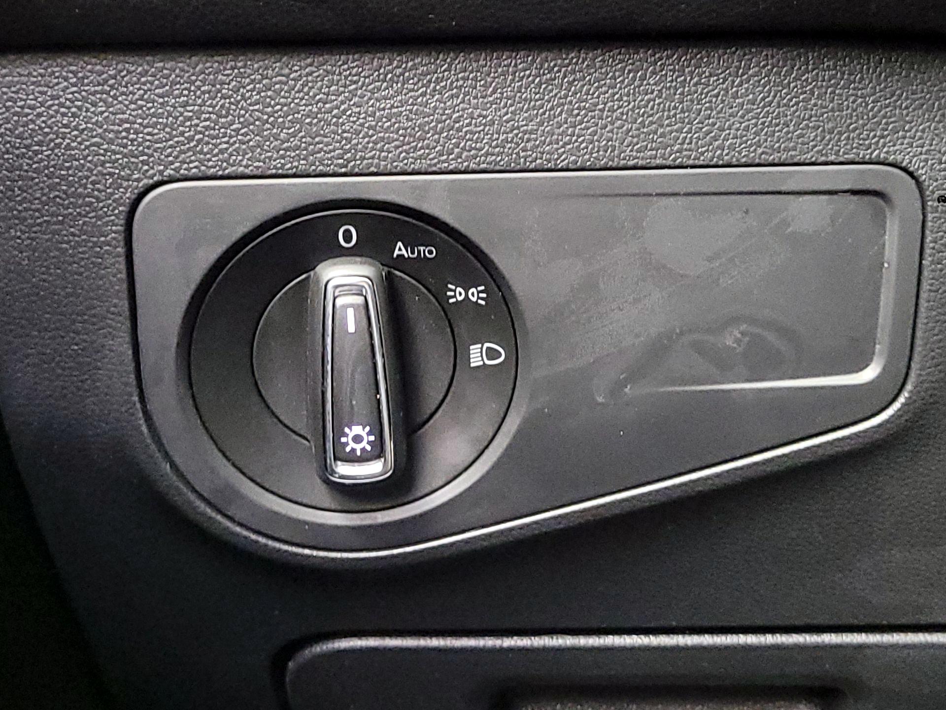 Thumbnail: 2022 Volkswagen Tiguan - 13