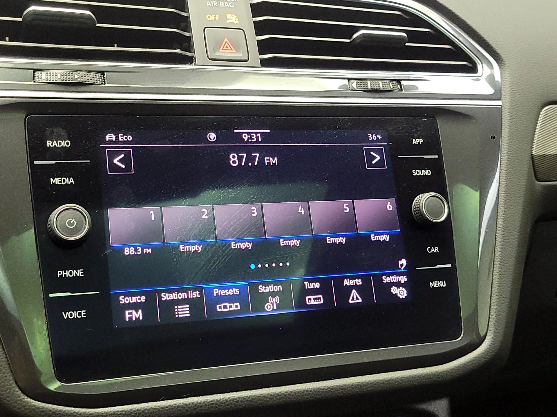 Thumbnail: 2022 Volkswagen Tiguan - 15