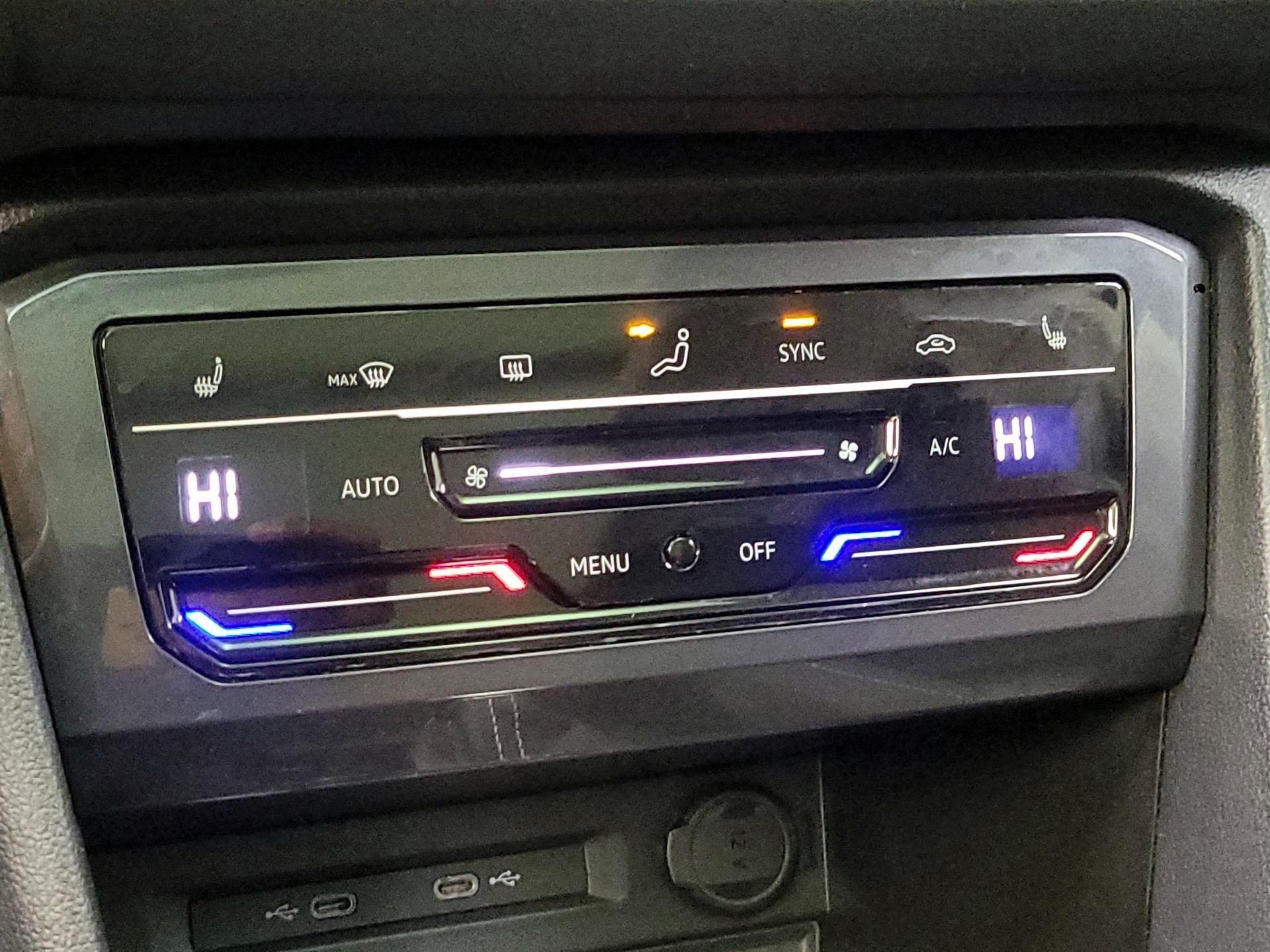 Thumbnail: 2022 Volkswagen Tiguan - 16