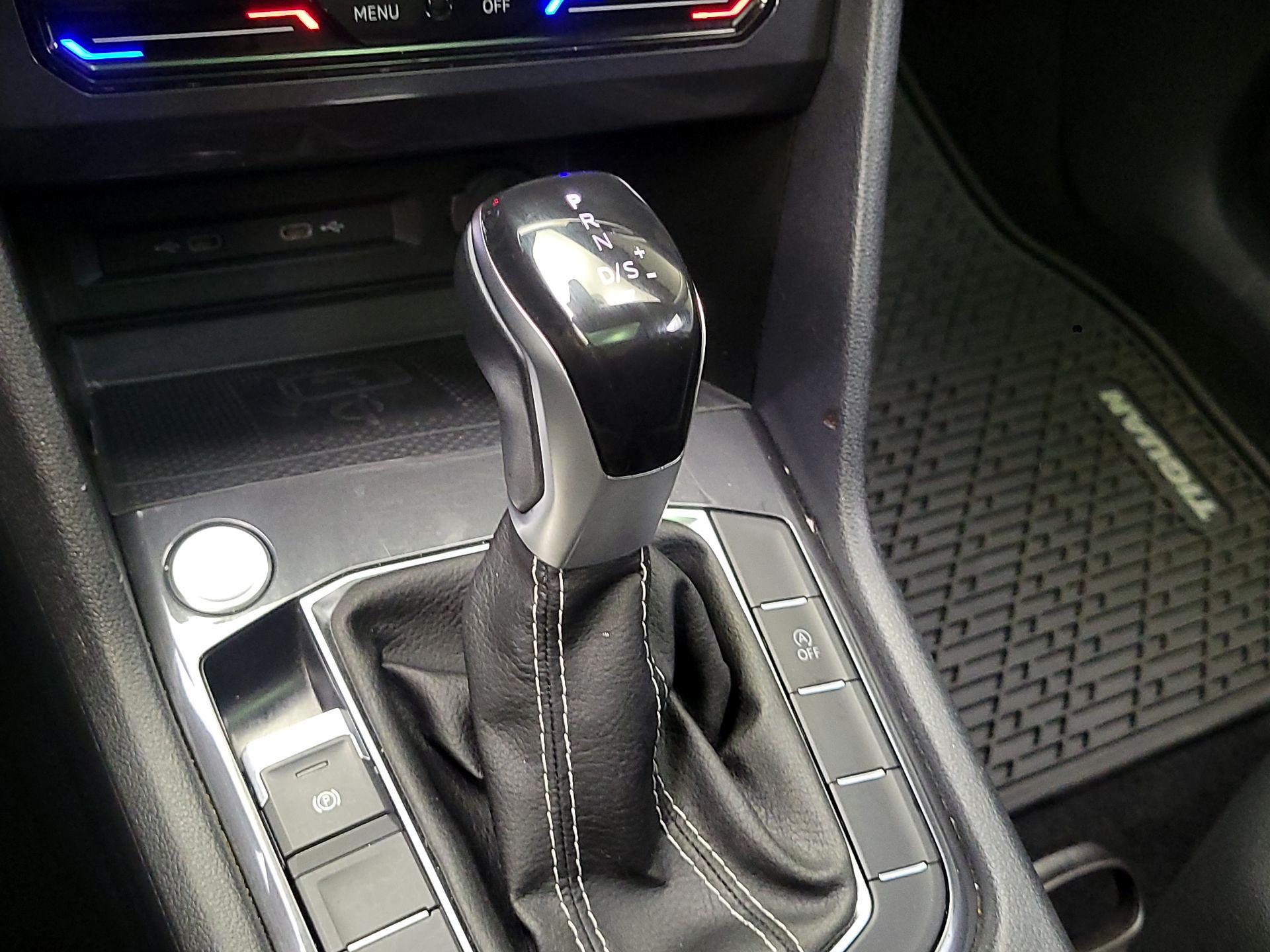 Thumbnail: 2022 Volkswagen Tiguan - 17