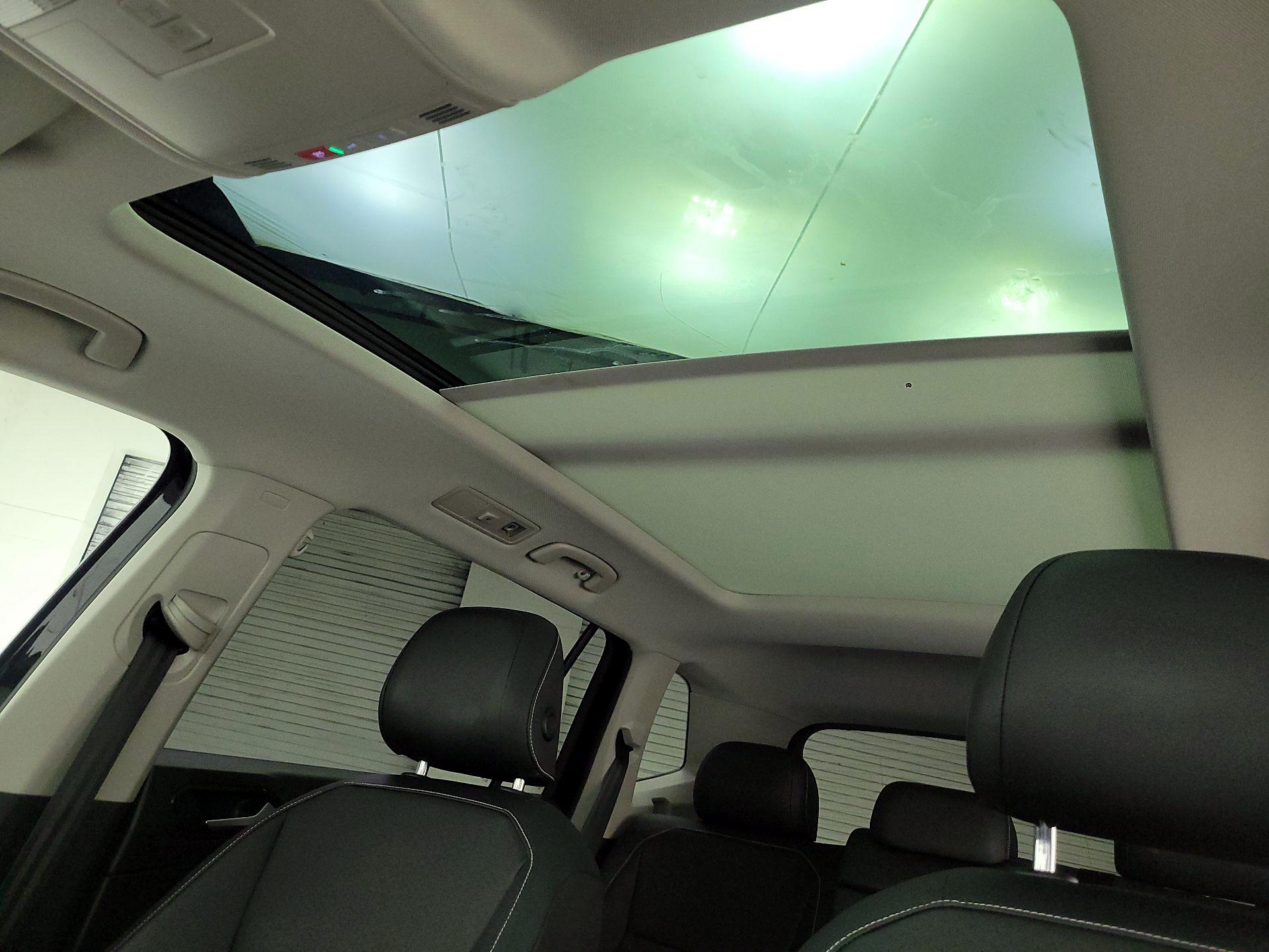 Thumbnail: 2022 Volkswagen Tiguan - 19