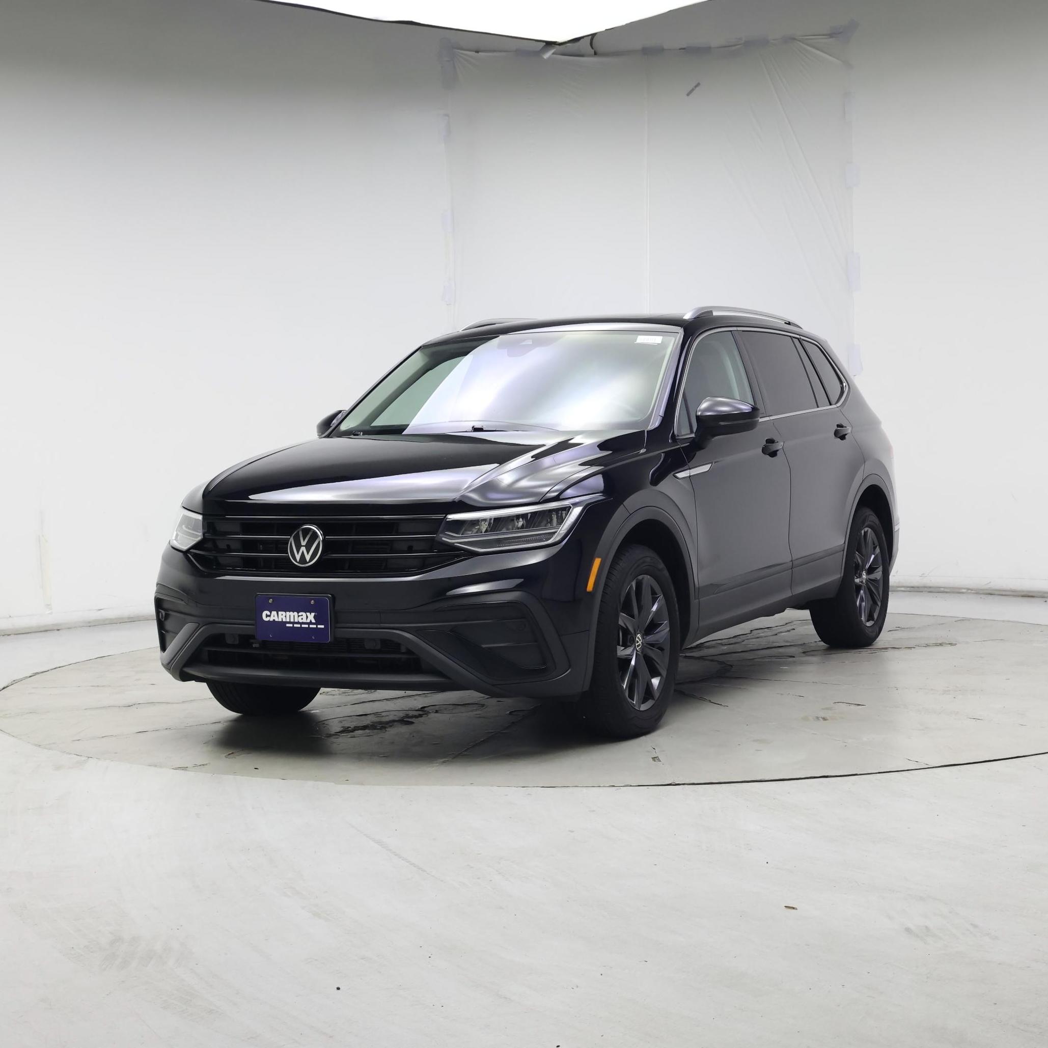 Thumbnail: 2022 Volkswagen Tiguan - 4