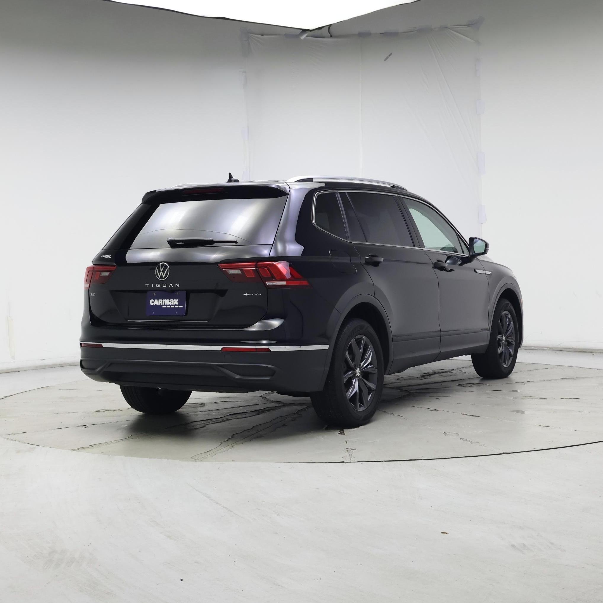 Thumbnail: 2022 Volkswagen Tiguan - 8