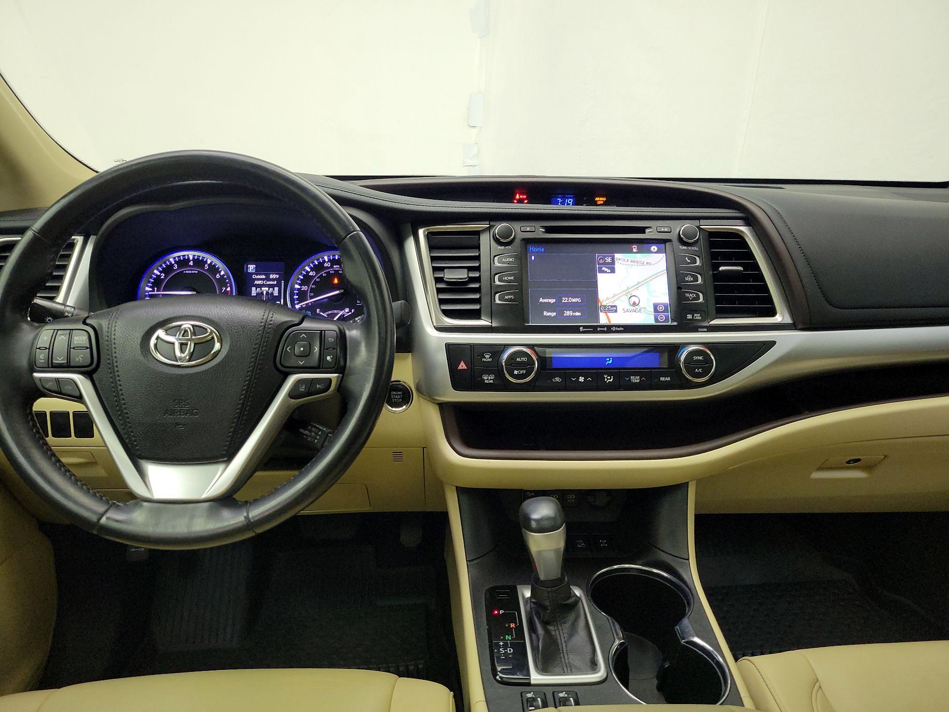 Thumbnail: 2019 Toyota Highlander - 9