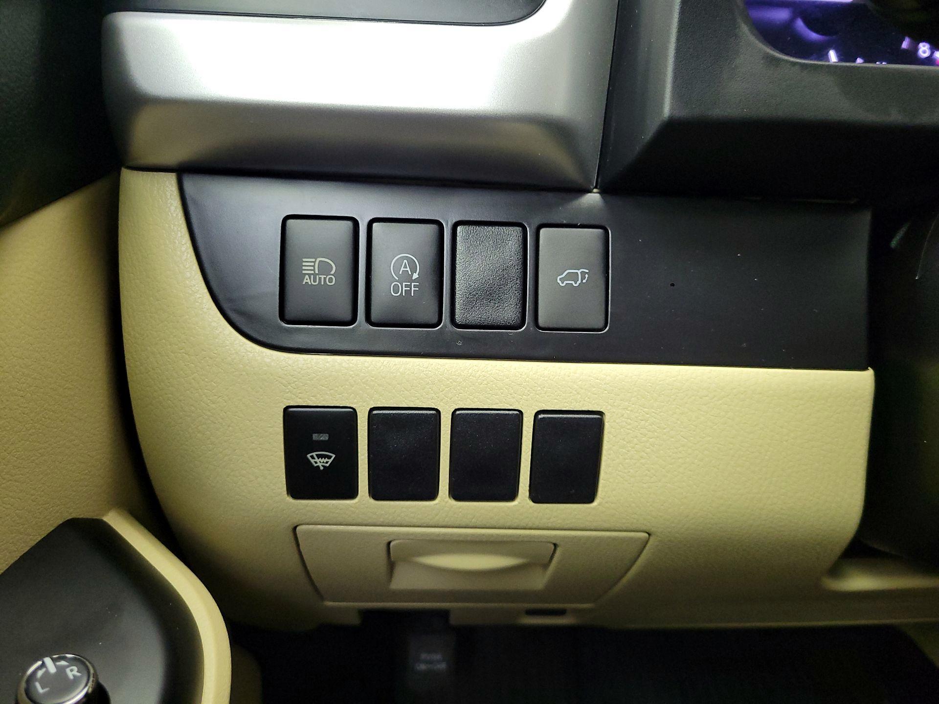 Thumbnail: 2019 Toyota Highlander - 13