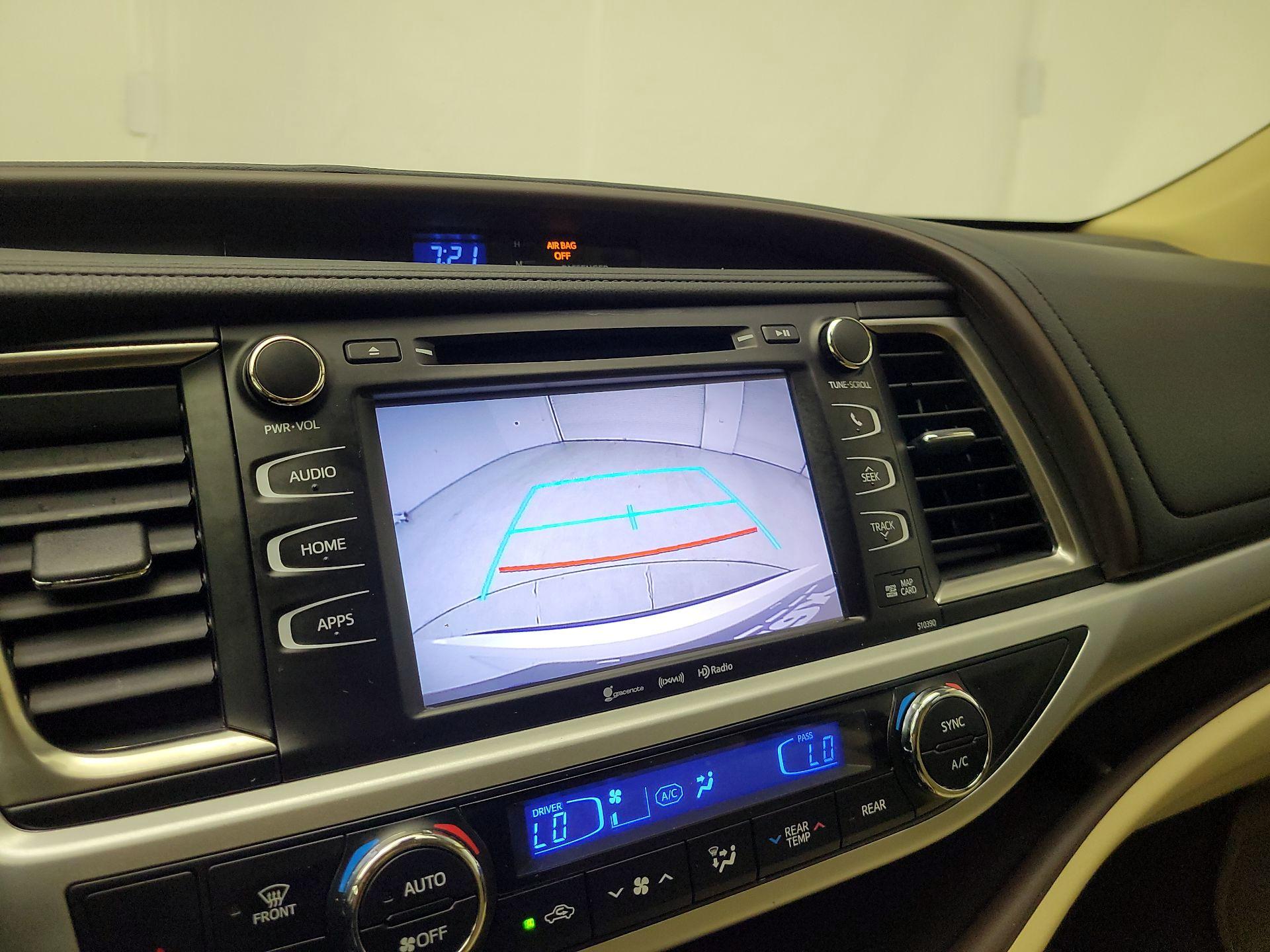 Thumbnail: 2019 Toyota Highlander - 15