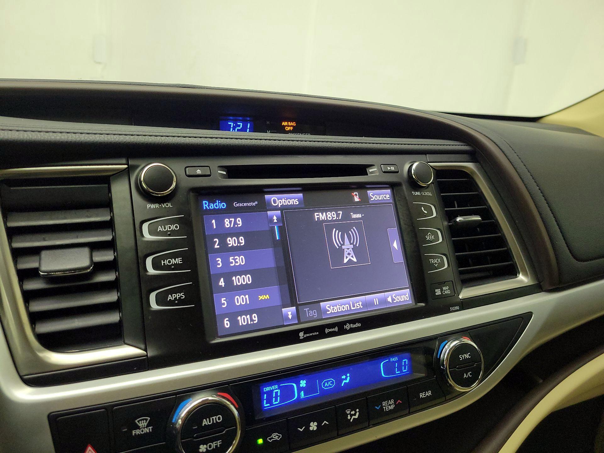 Thumbnail: 2019 Toyota Highlander - 16