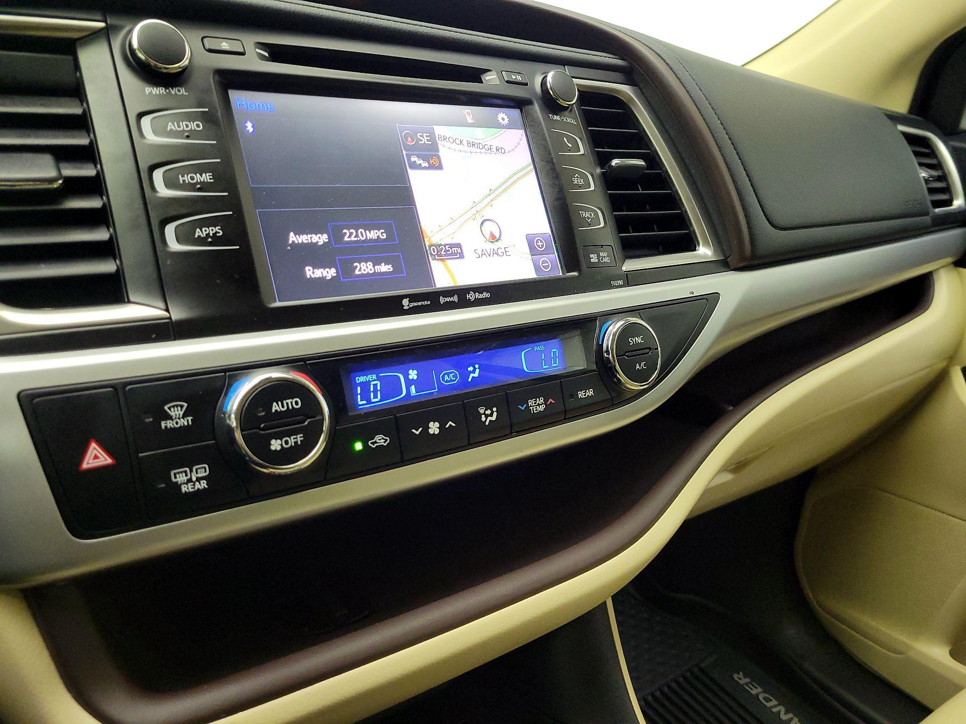 Thumbnail: 2019 Toyota Highlander - 17