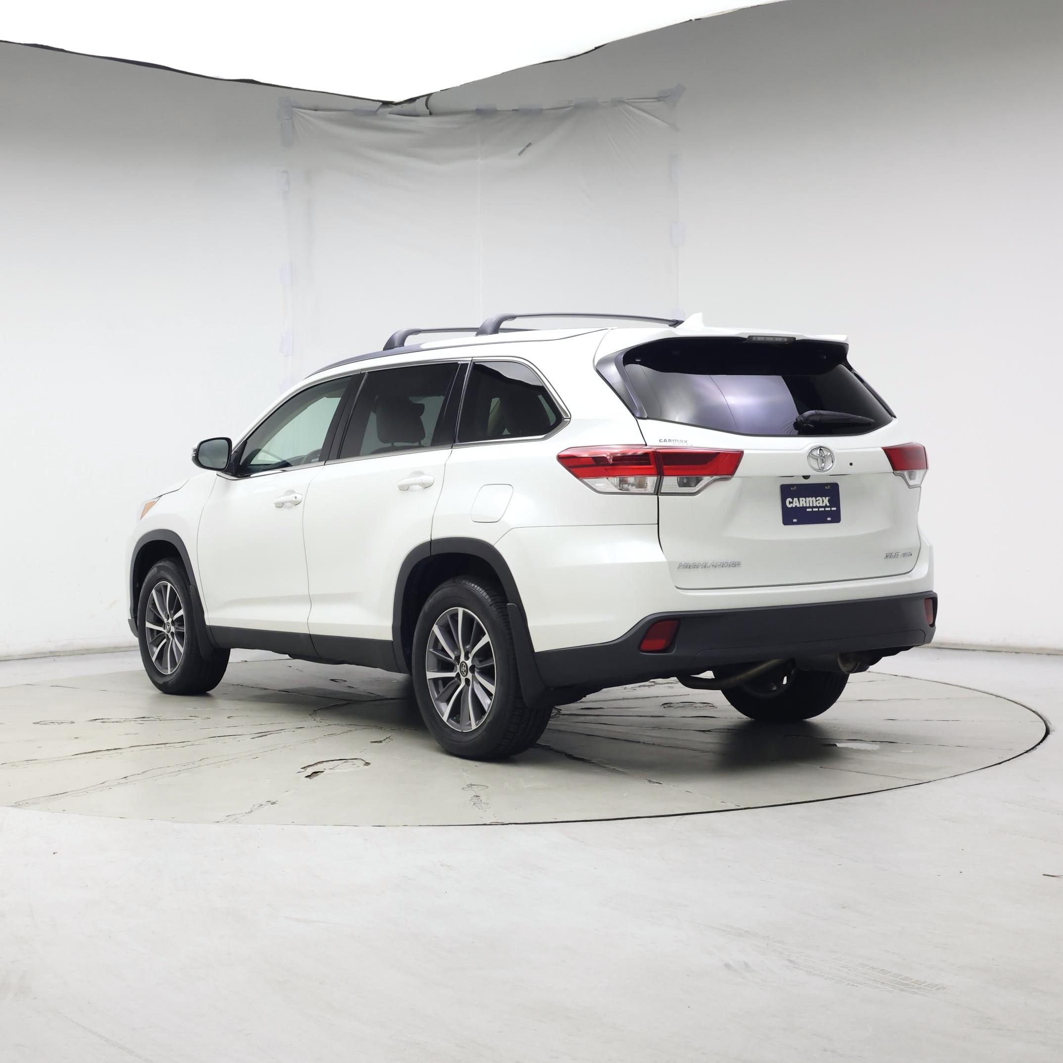 Thumbnail: 2019 Toyota Highlander - 2