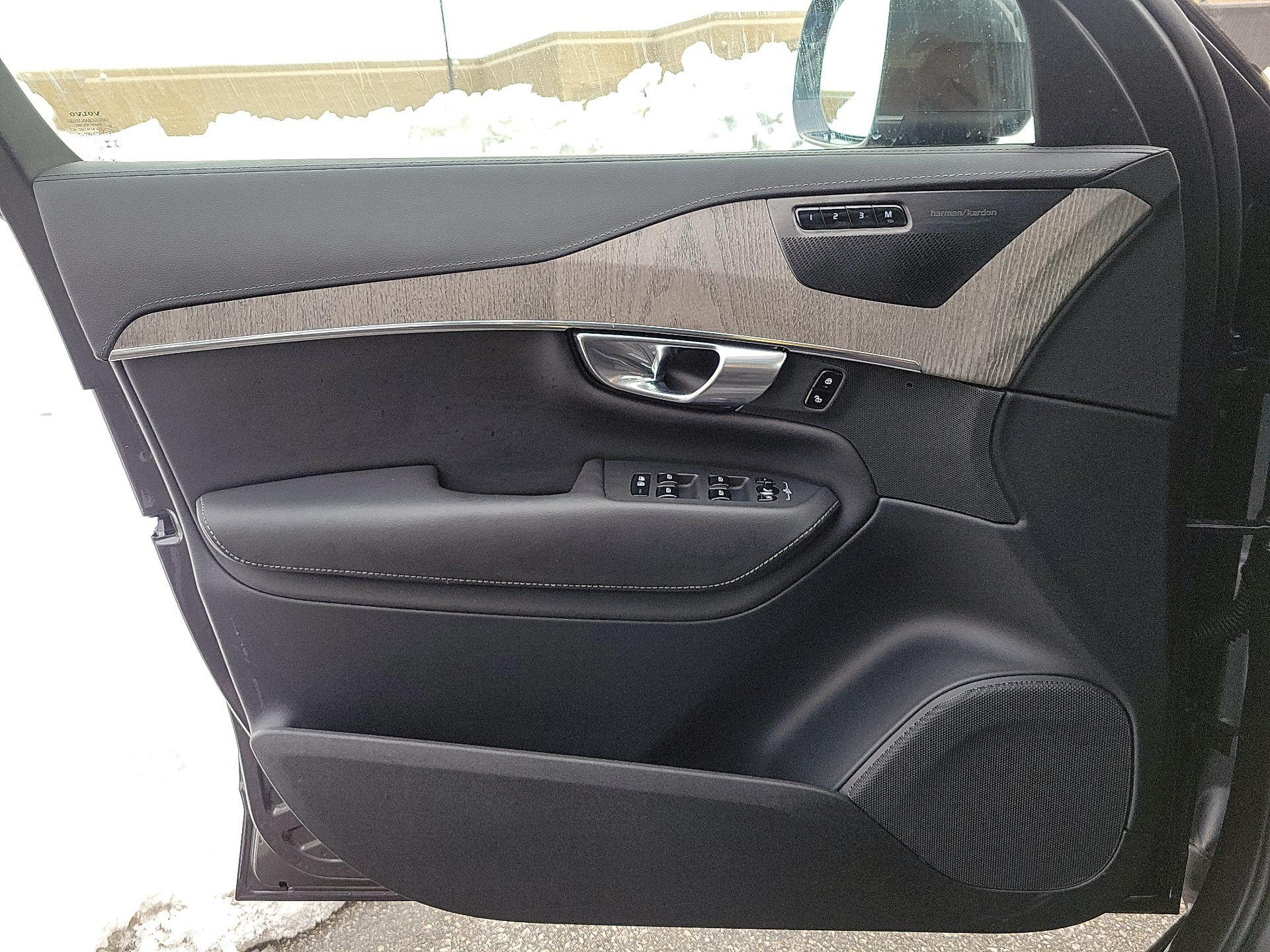 Thumbnail: 2023 Volvo XC90 - 10