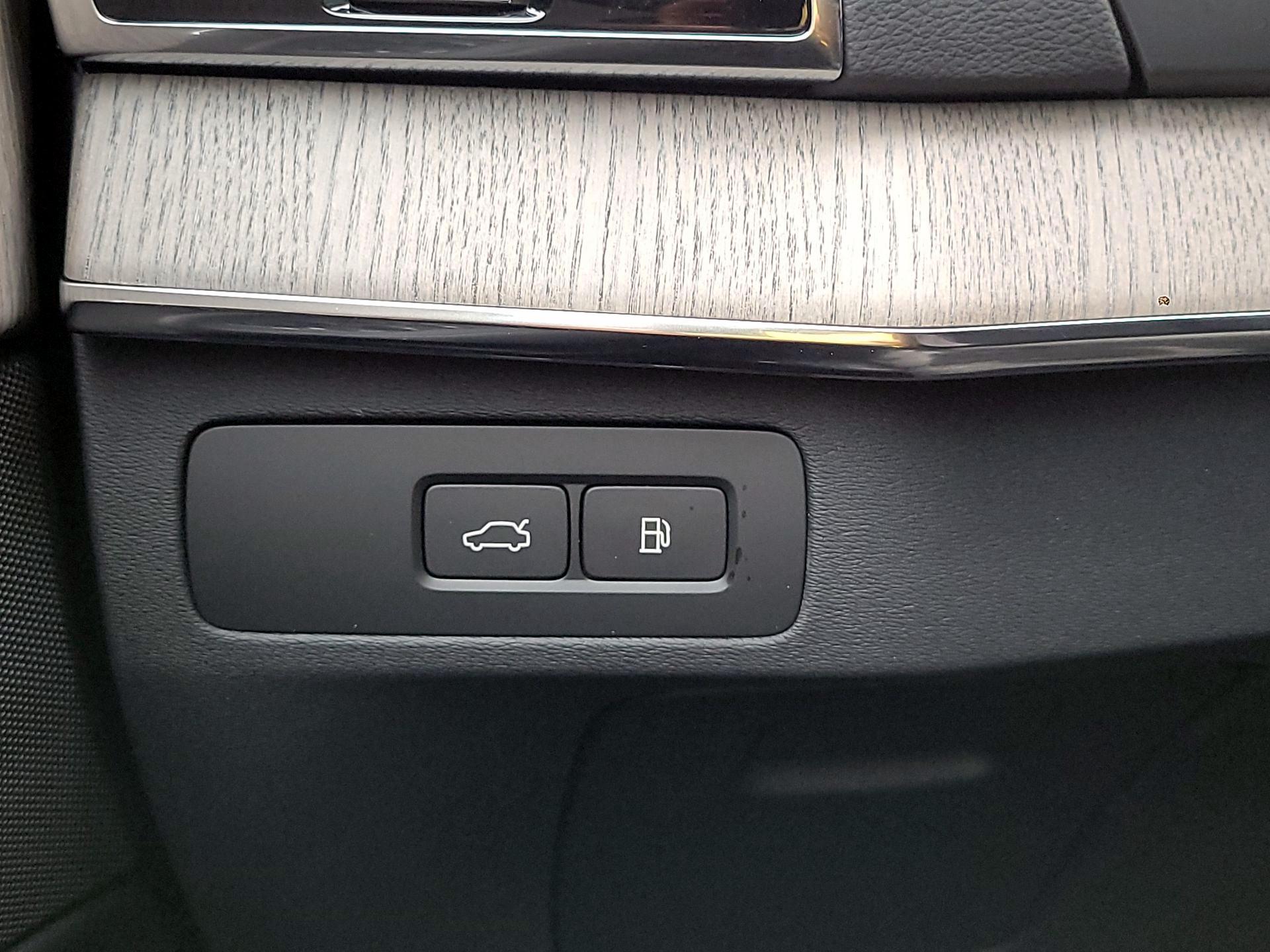 Thumbnail: 2023 Volvo XC90 - 11