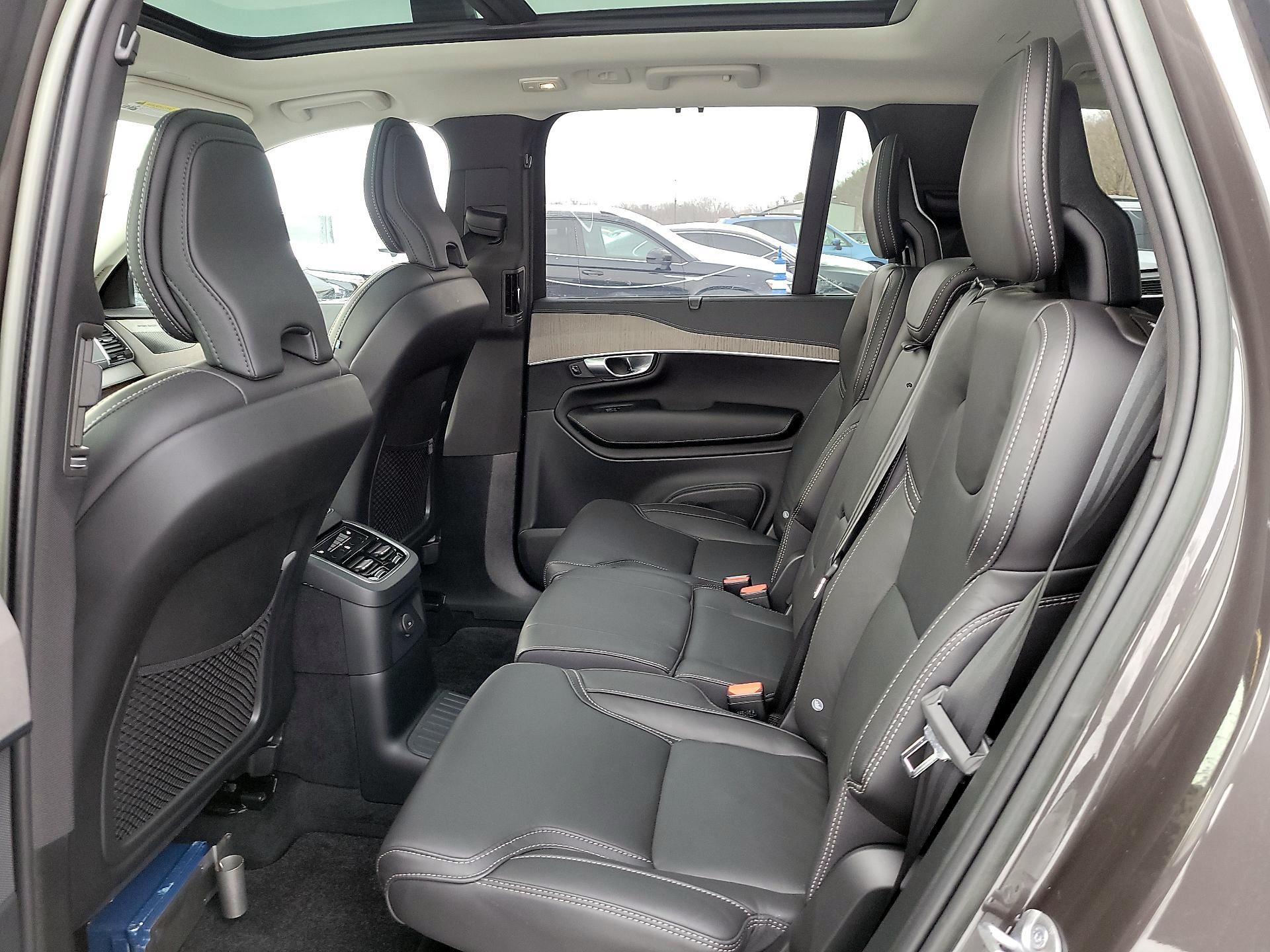 Thumbnail: 2023 Volvo XC90 - 18