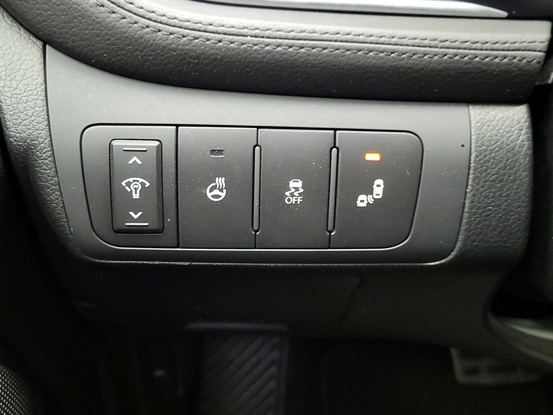 Thumbnail: 2015 Kia Optima - 11