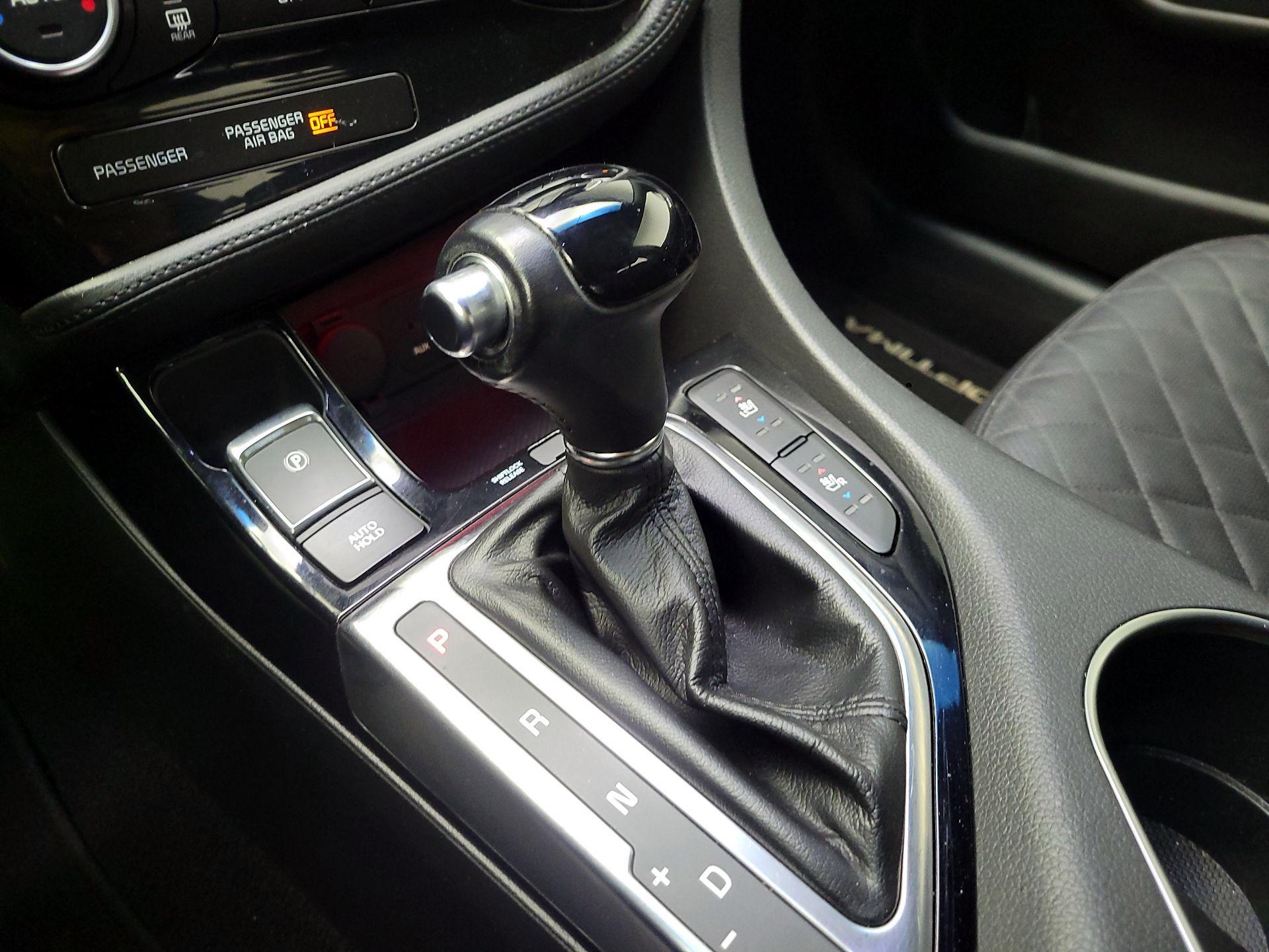 Thumbnail: 2015 Kia Optima - 16