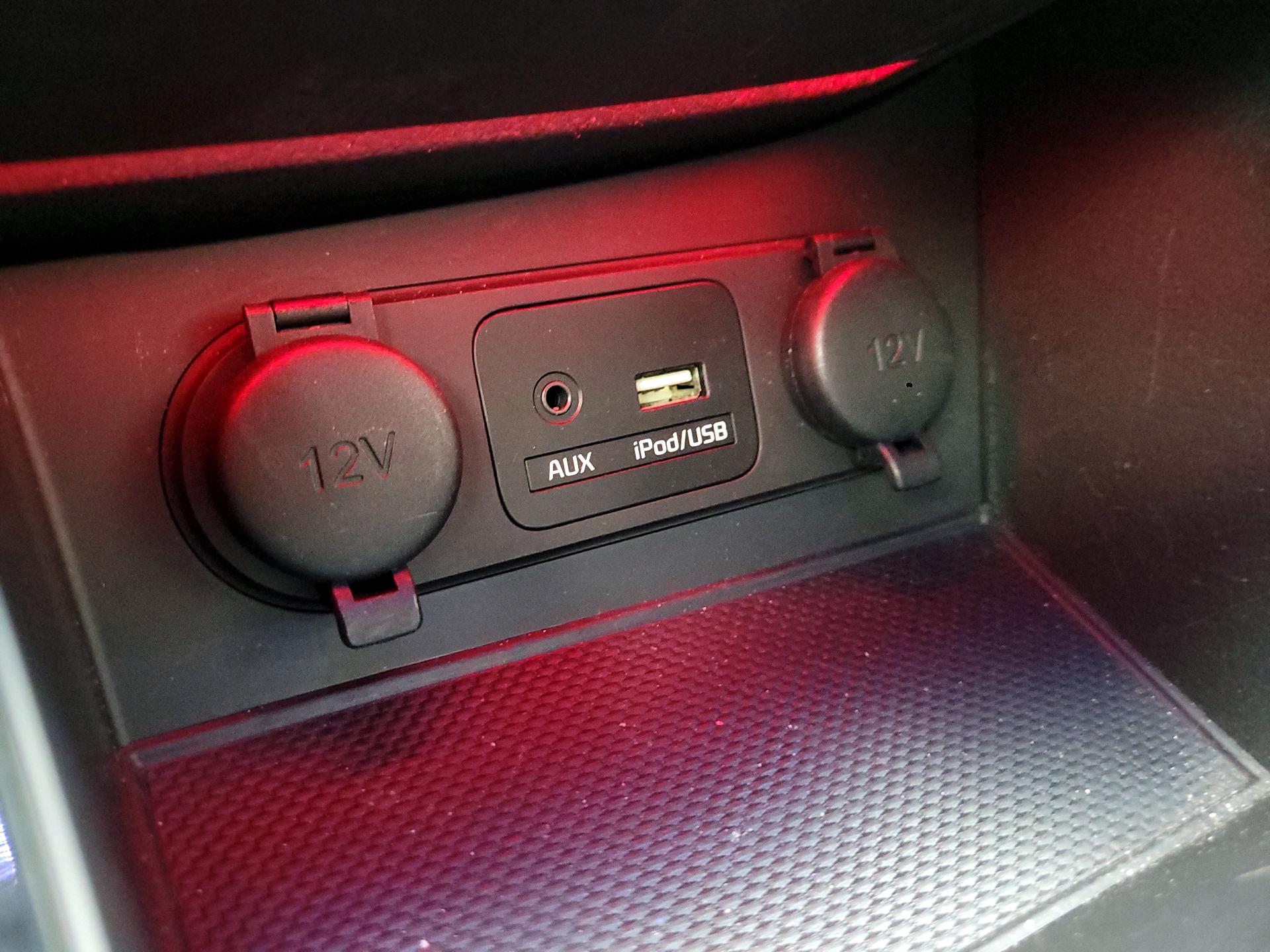 Thumbnail: 2015 Kia Optima - 17