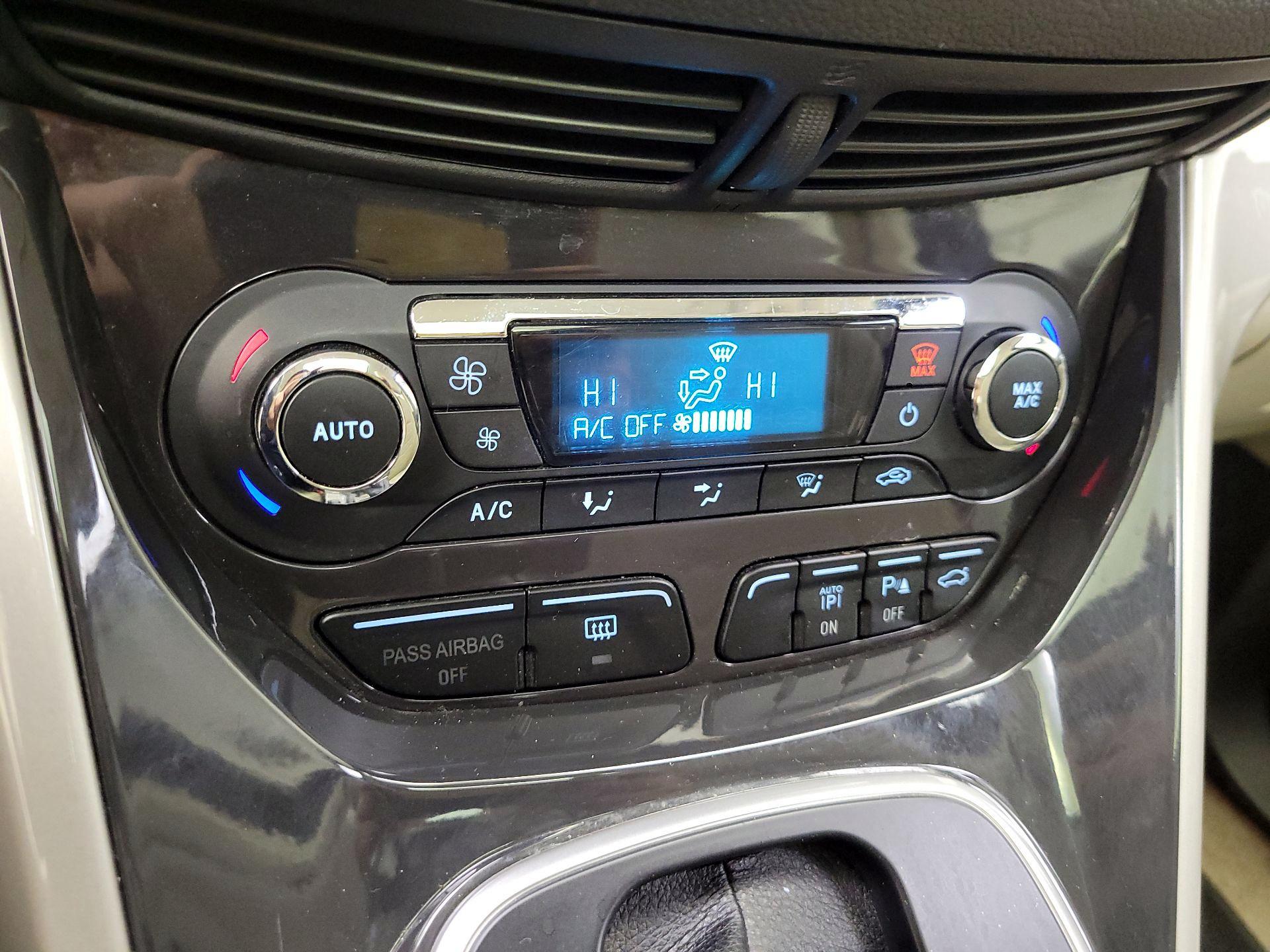 Thumbnail: 2014 Ford C-Max - 16