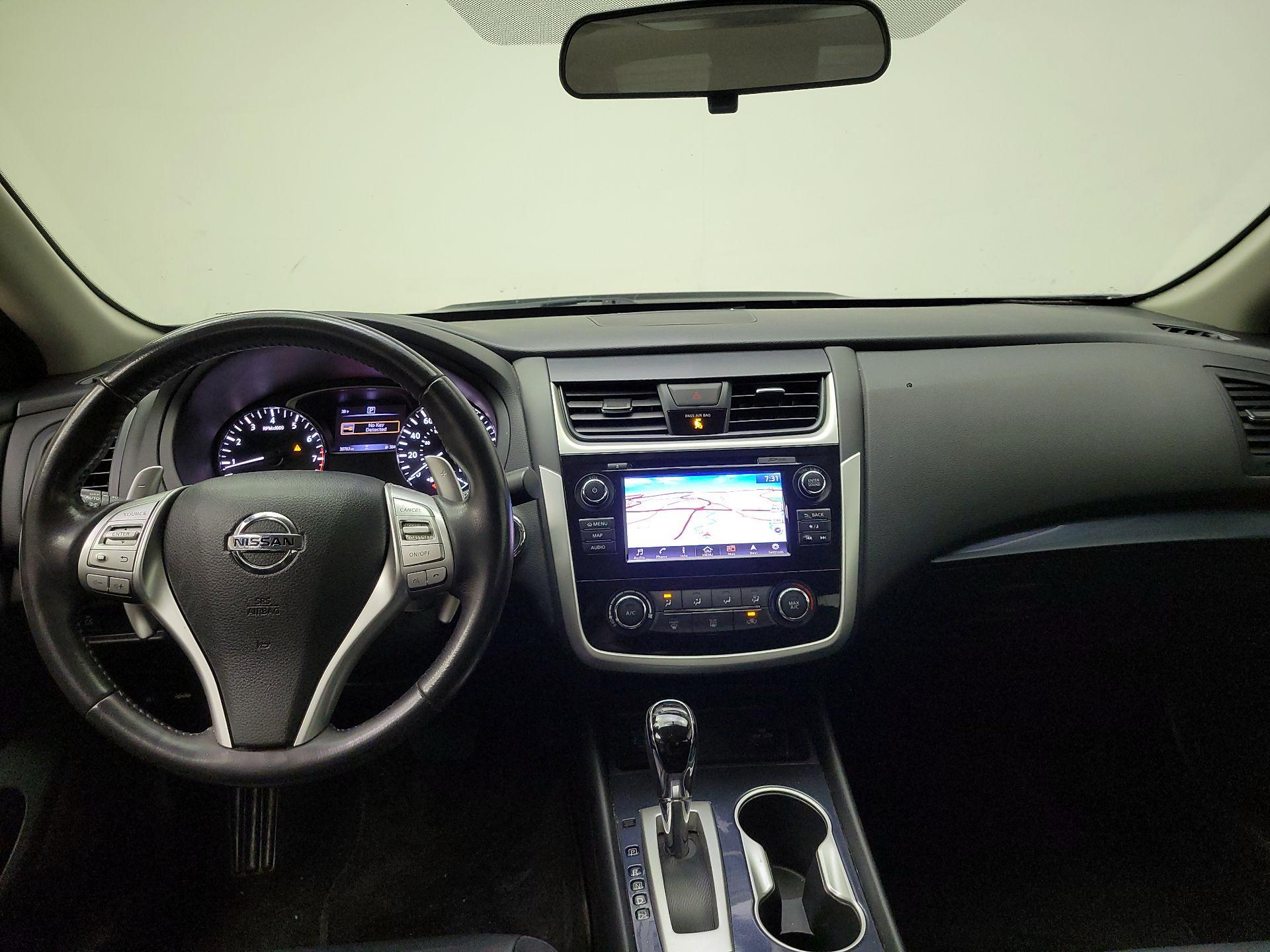 Thumbnail: 2018 Nissan Altima - 9