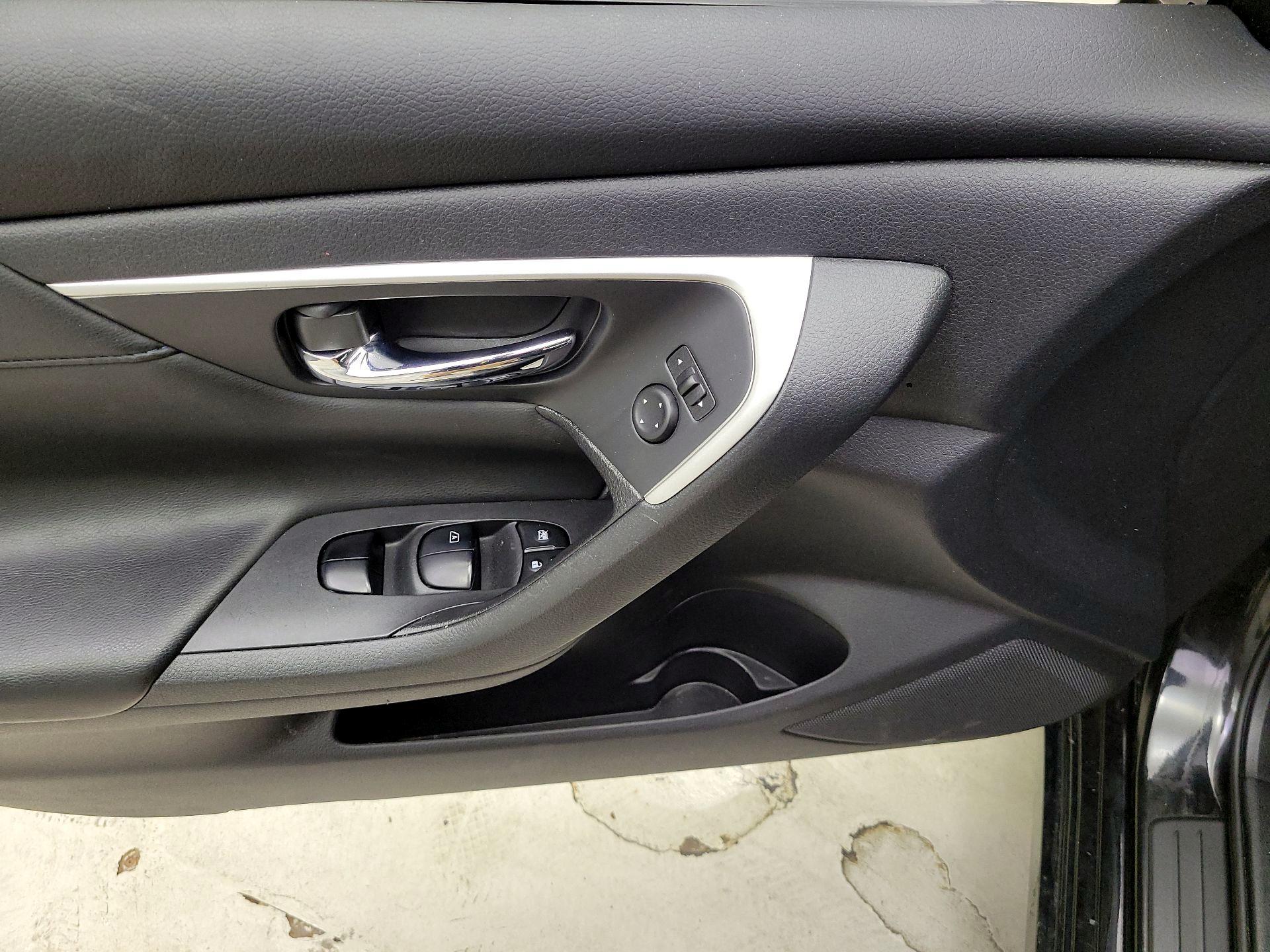 Thumbnail: 2018 Nissan Altima - 12