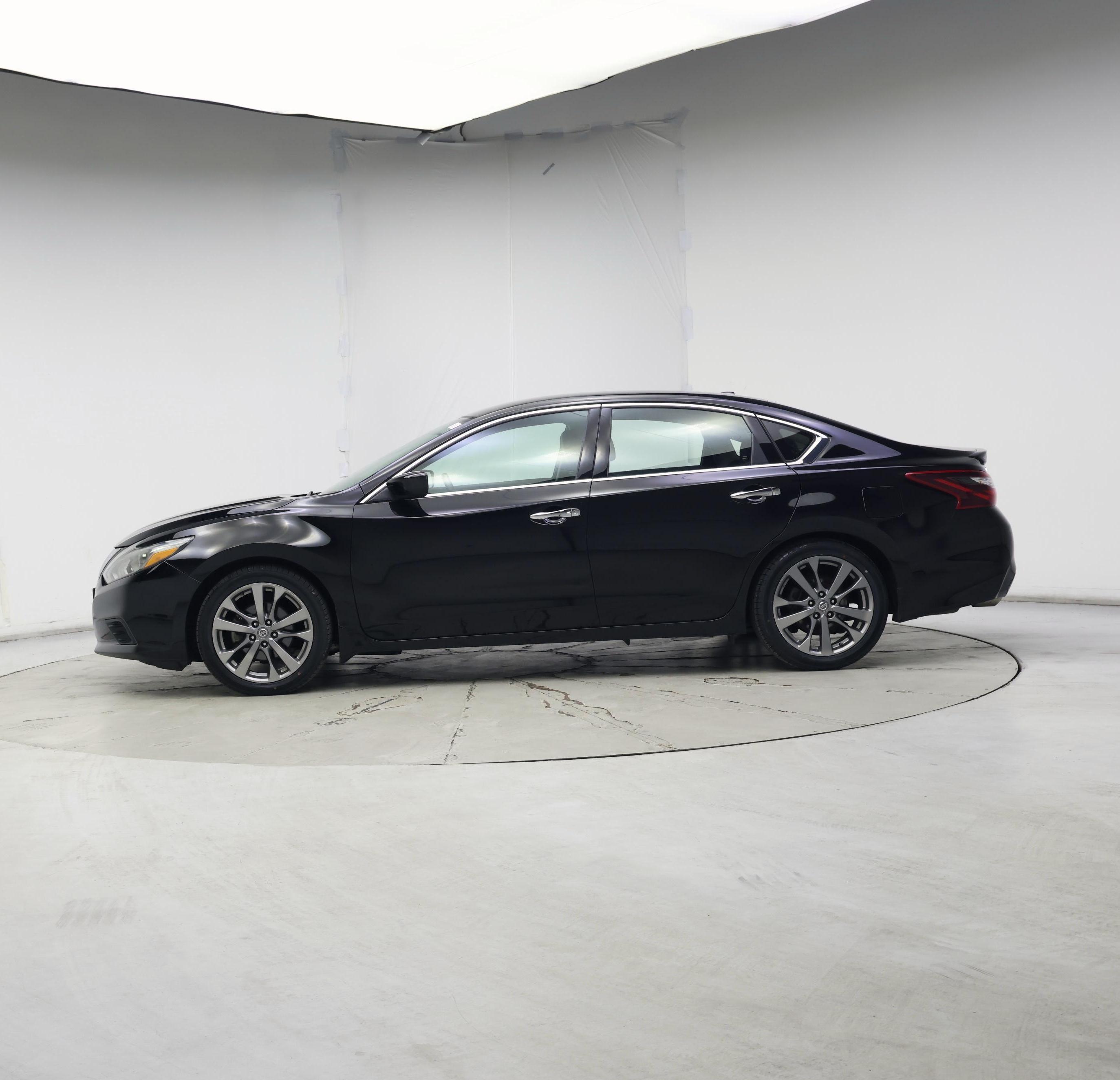 Thumbnail: 2018 Nissan Altima - 3