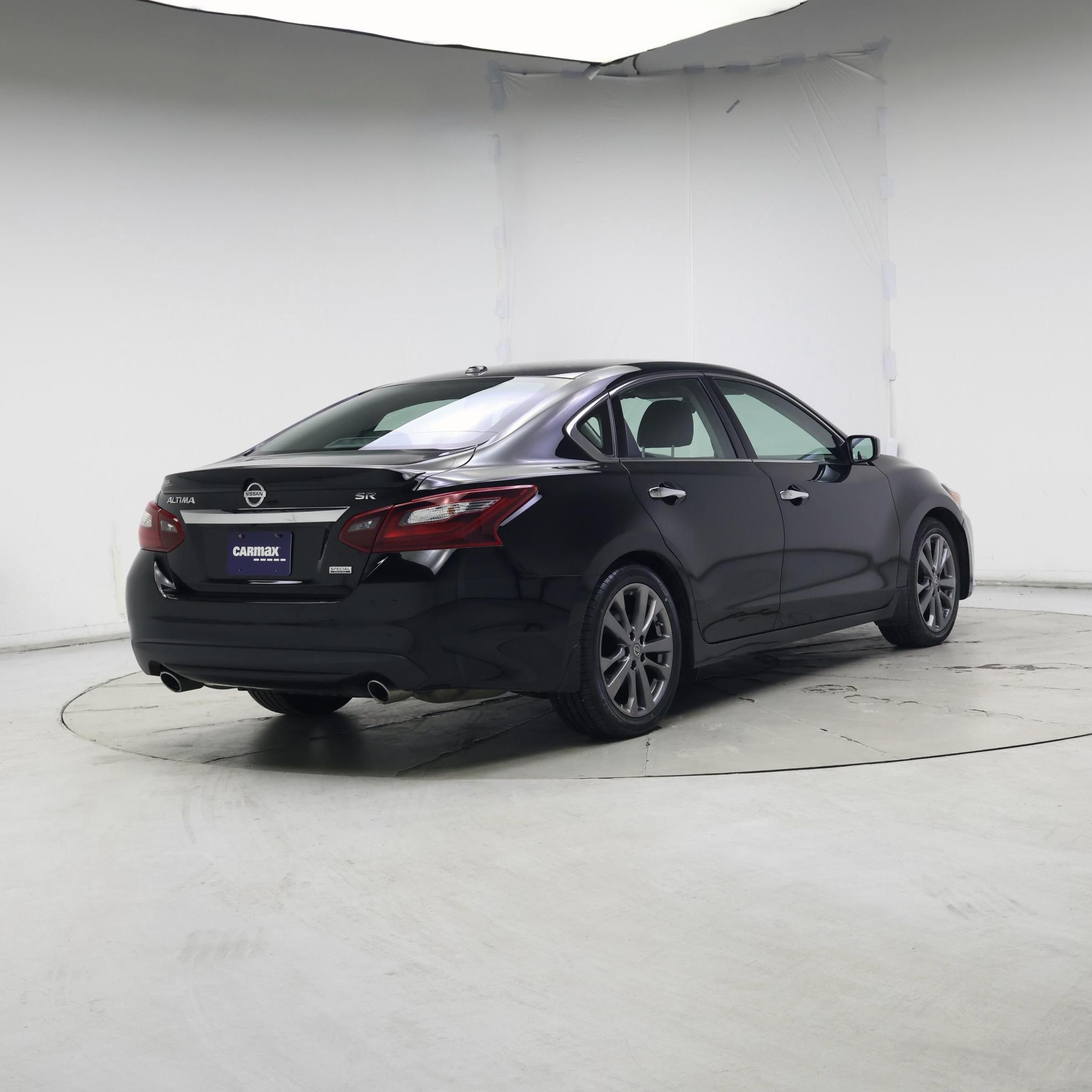 Thumbnail: 2018 Nissan Altima - 8