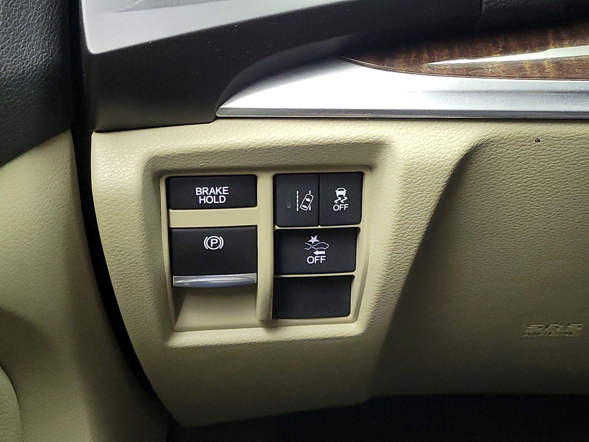 Thumbnail: 2018 Acura MDX - 13